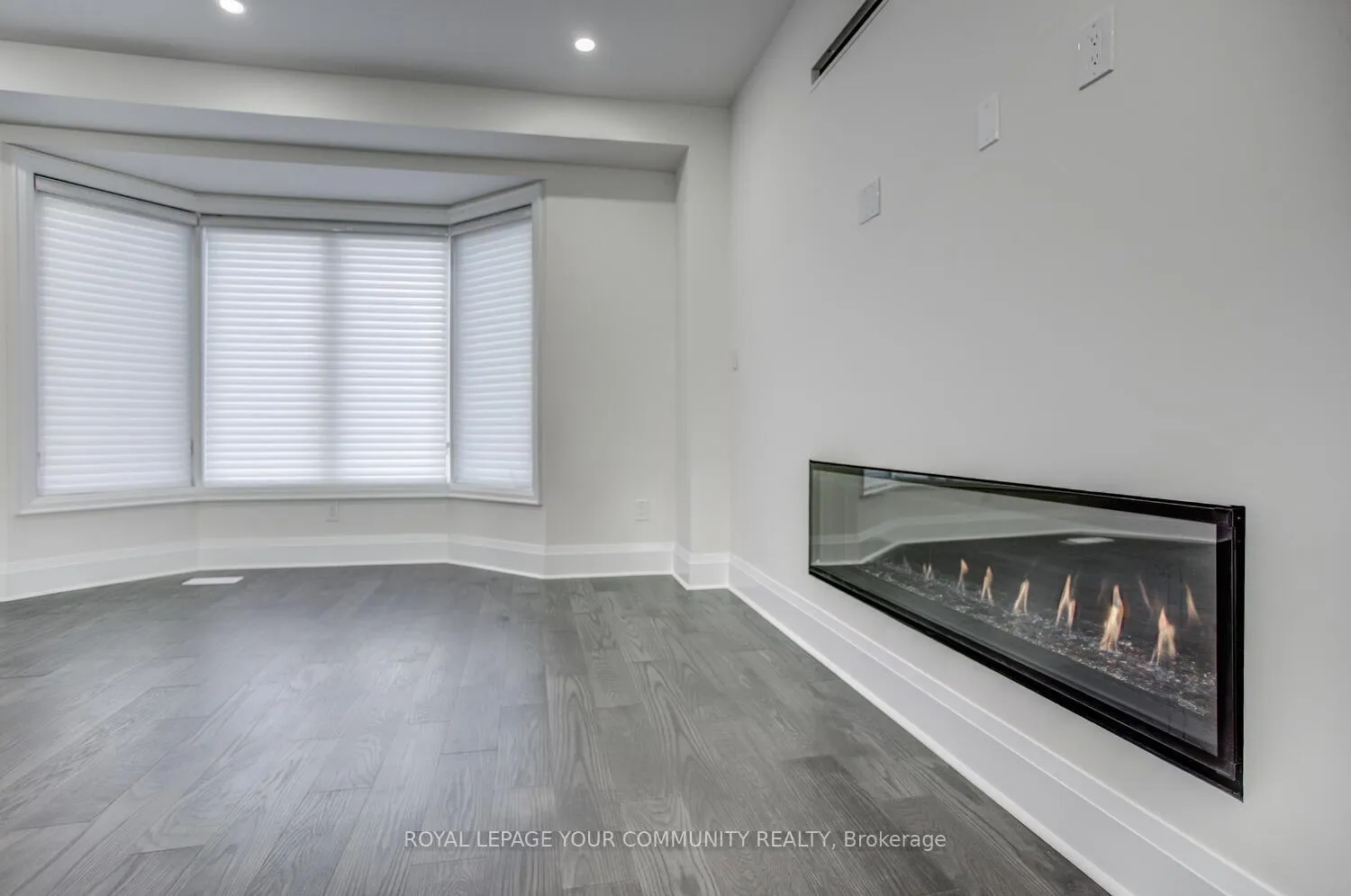 Photo 11 of 13 Bannockburn Drive, Vaughan, Vellore Village — HOMEH