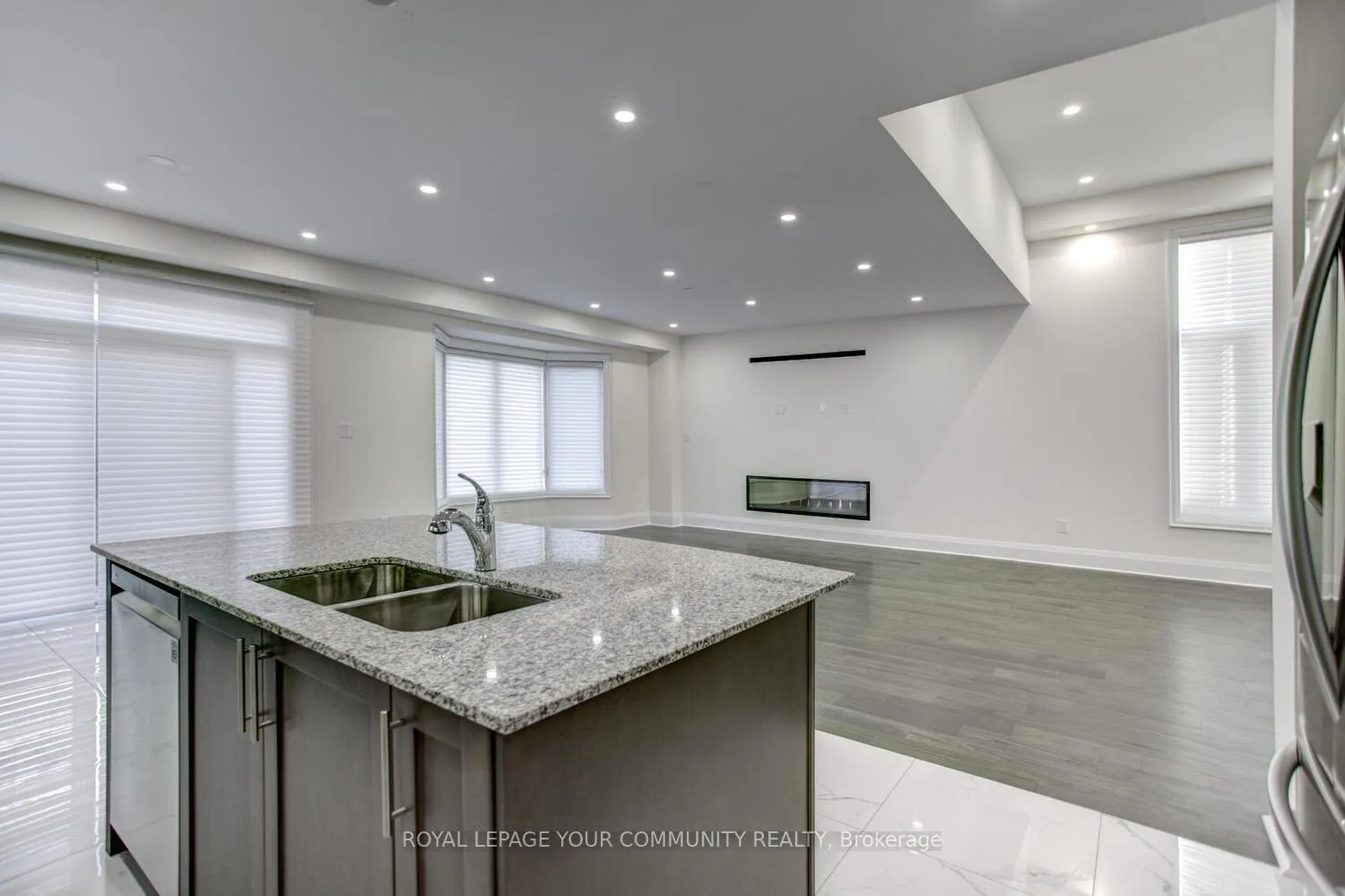 Photo 14 of 13 Bannockburn Drive, Vaughan, Vellore Village — HOMEH