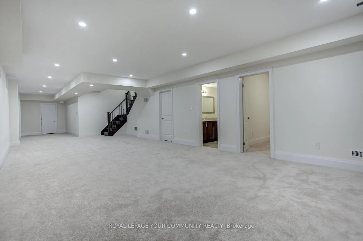 Photo 37 of 13 Bannockburn Drive, Vaughan, Vellore Village — HOMEH