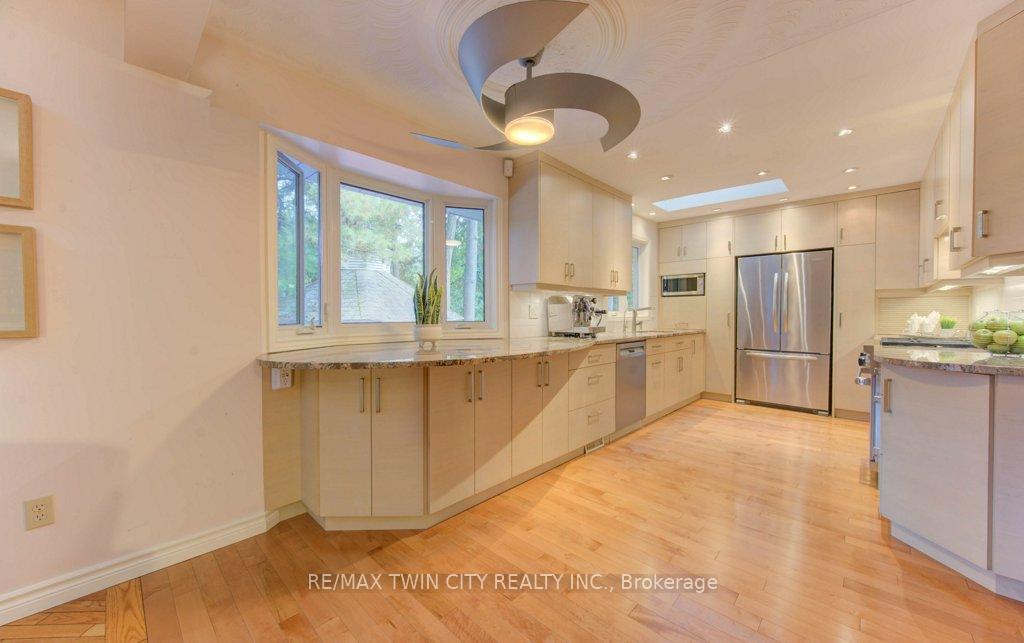 Photo 2 of 299 Hiawatha Drive, Waterloo — HOMEH