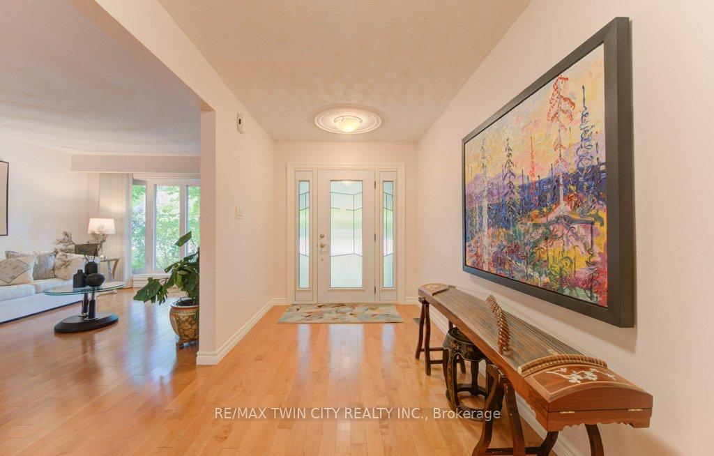 Photo 5 of 299 Hiawatha Drive, Waterloo — HOMEH