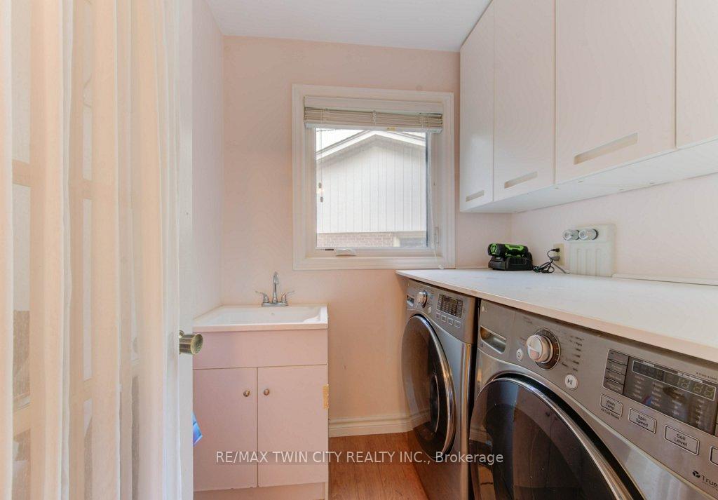 Photo 19 of 299 Hiawatha Drive, Waterloo — HOMEH