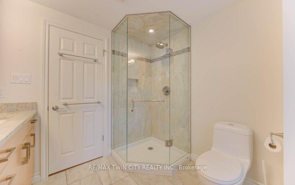 Photo 24 of 299 Hiawatha Drive, Waterloo — HOMEH
