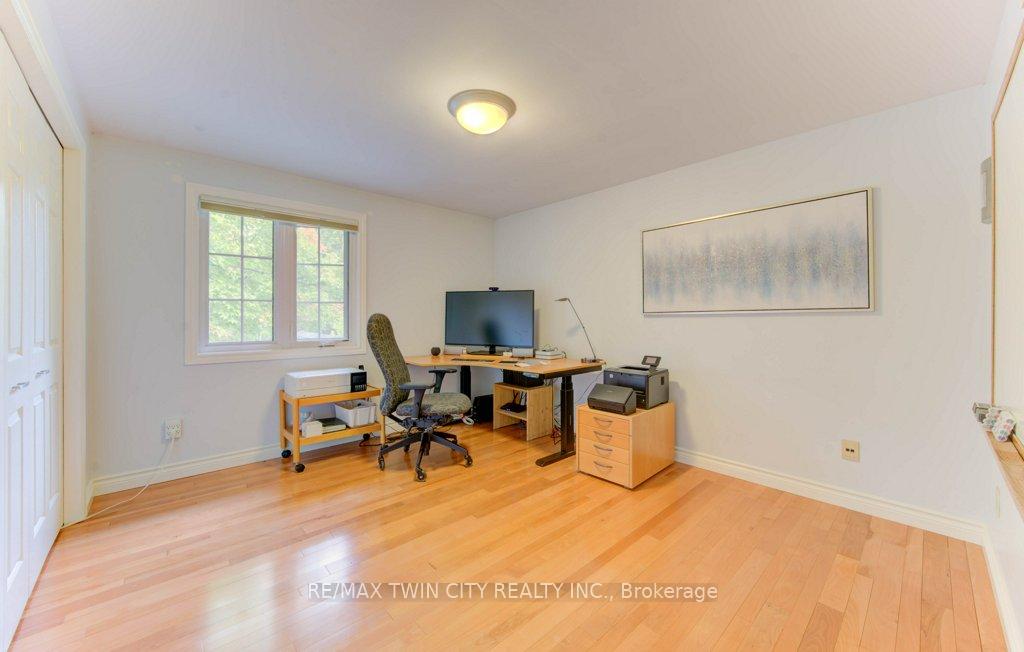 Photo 25 of 299 Hiawatha Drive, Waterloo — HOMEH