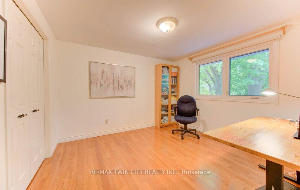 Photo 26 of 299 Hiawatha Drive, Waterloo — HOMEH