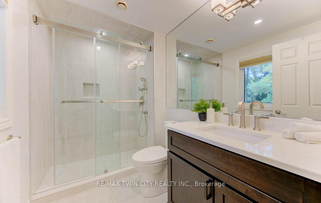 Photo 27 of 299 Hiawatha Drive, Waterloo — HOMEH