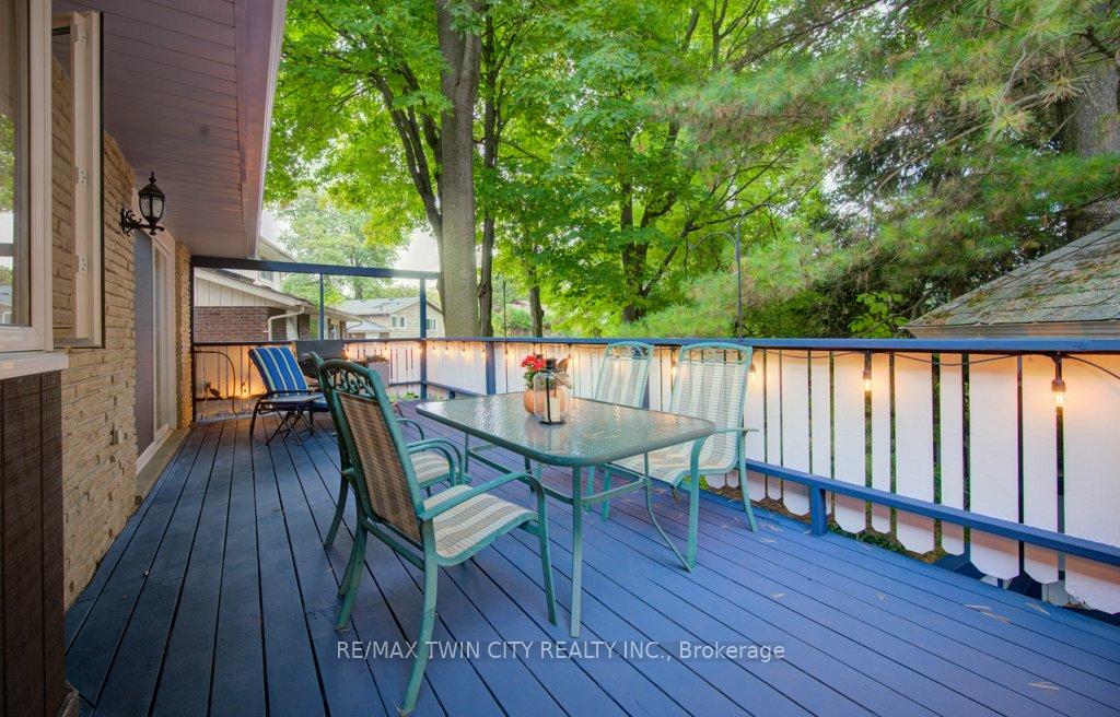Photo 37 of 299 Hiawatha Drive, Waterloo — HOMEH