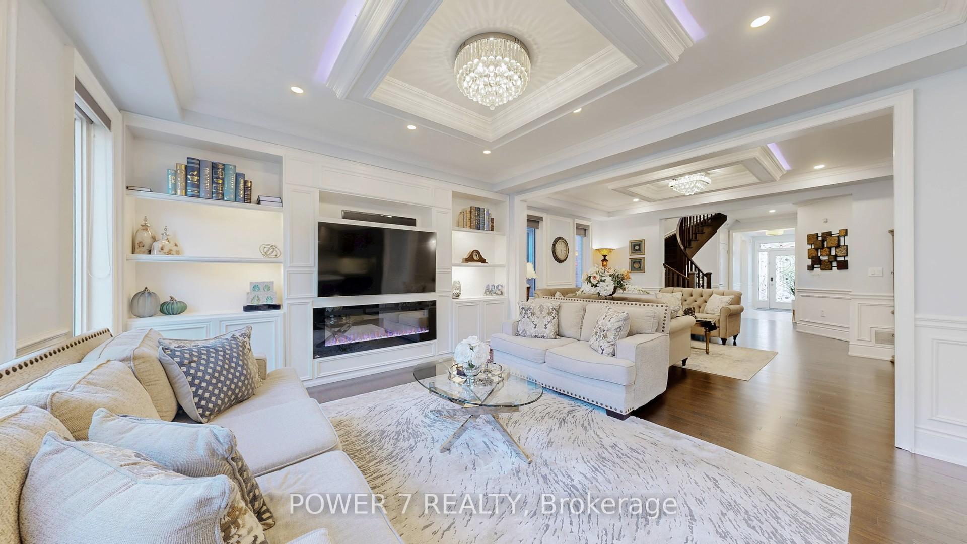 Photo 8 of 241 Degraaf Crescent, Aurora, Rural Aurora — HOMEH