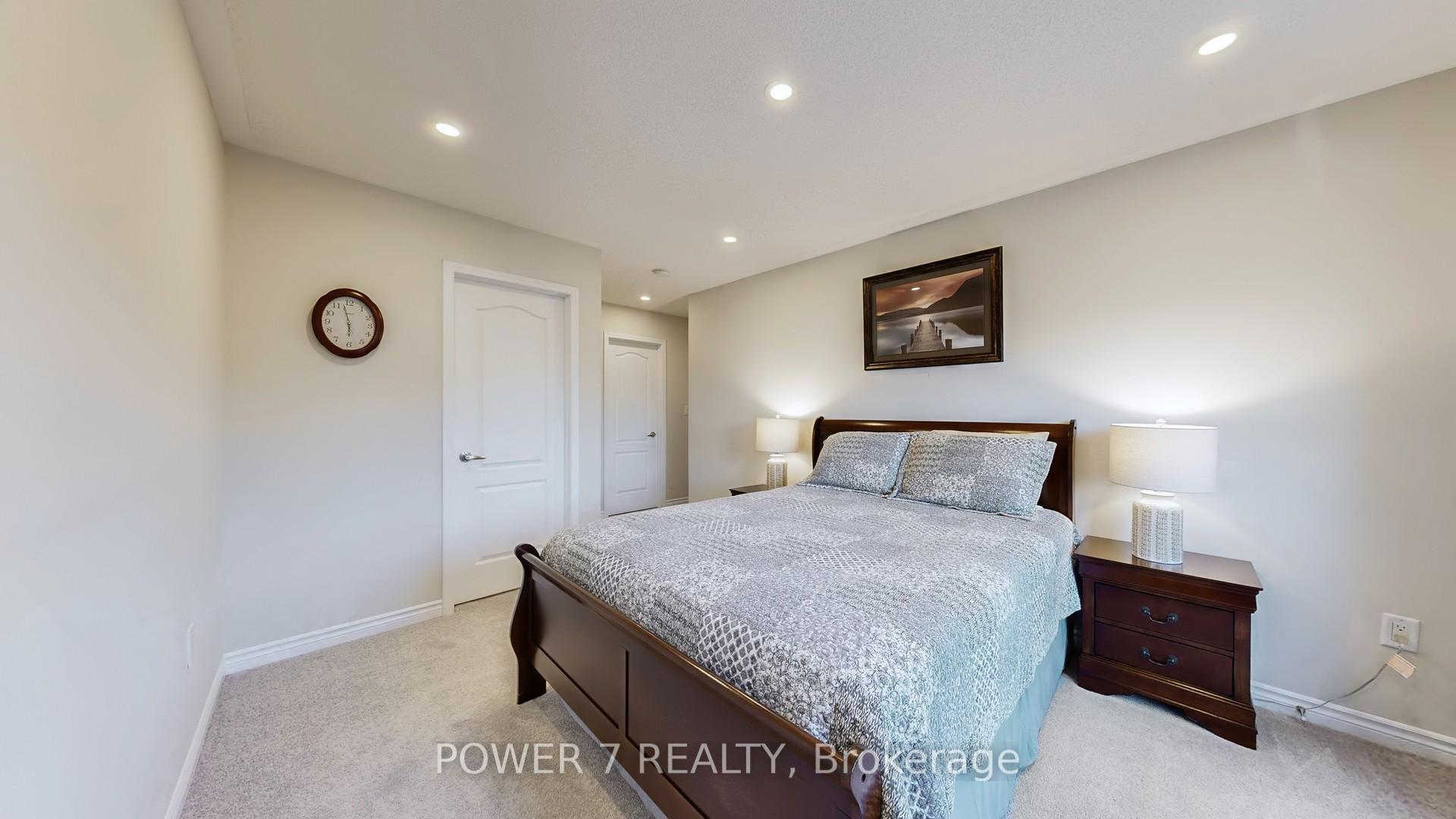 Photo 31 of 241 Degraaf Crescent, Aurora, Rural Aurora — HOMEH