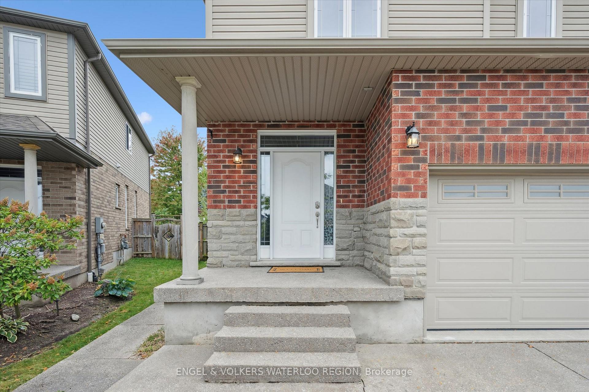 Photo 3 of 329 Westpark Crescent, Waterloo — HOMEH