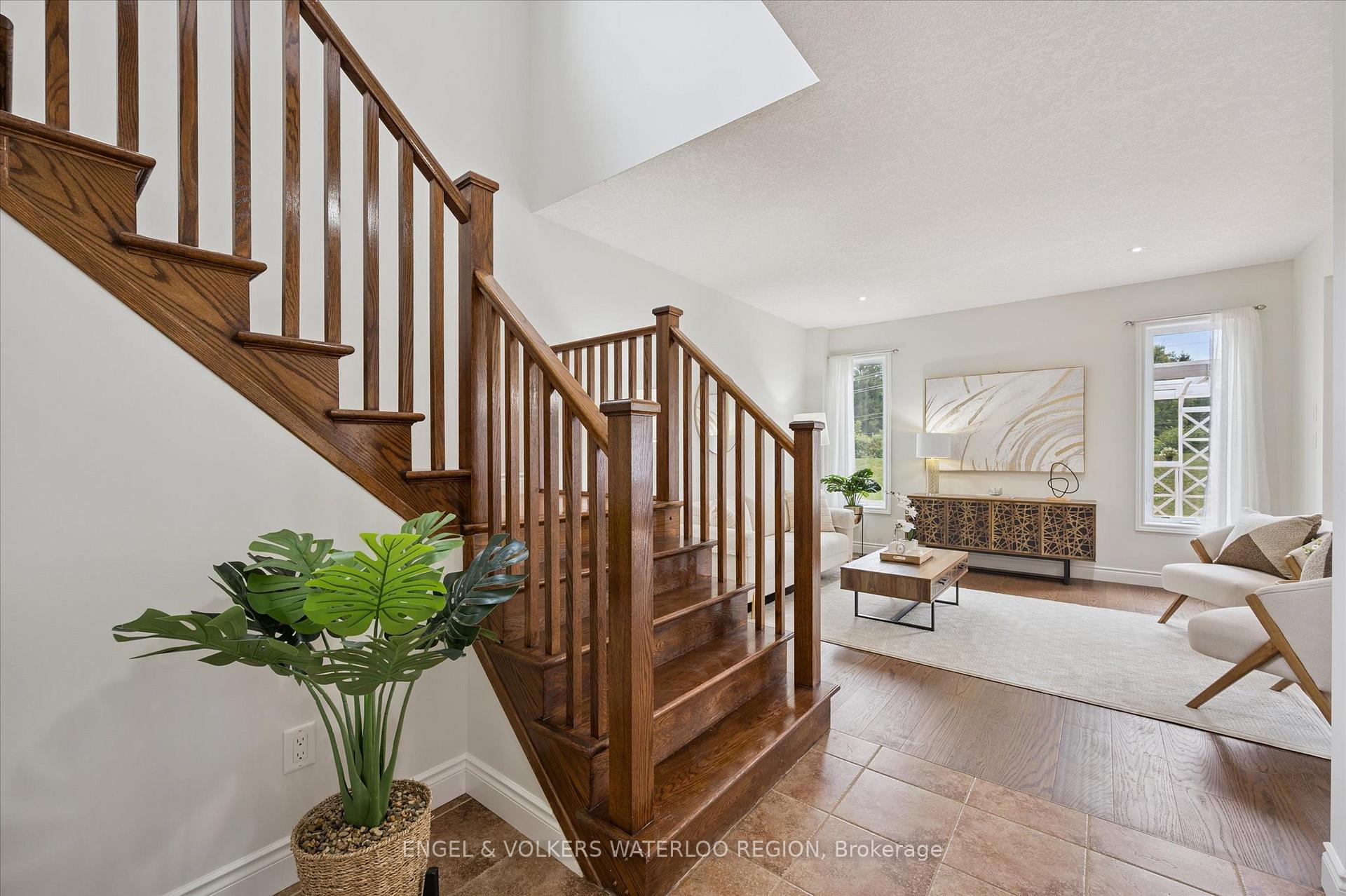 Photo 5 of 329 Westpark Crescent, Waterloo — HOMEH