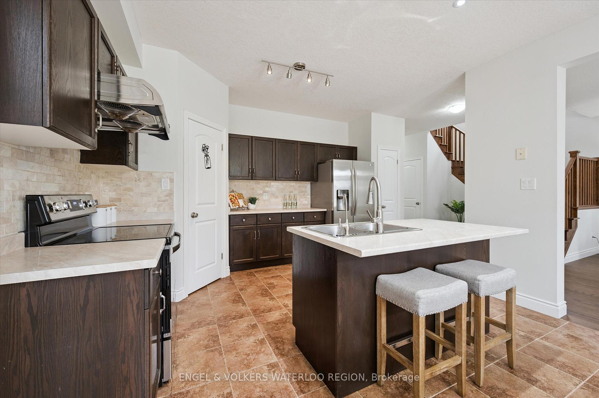 Photo 12 of 329 Westpark Crescent, Waterloo — HOMEH