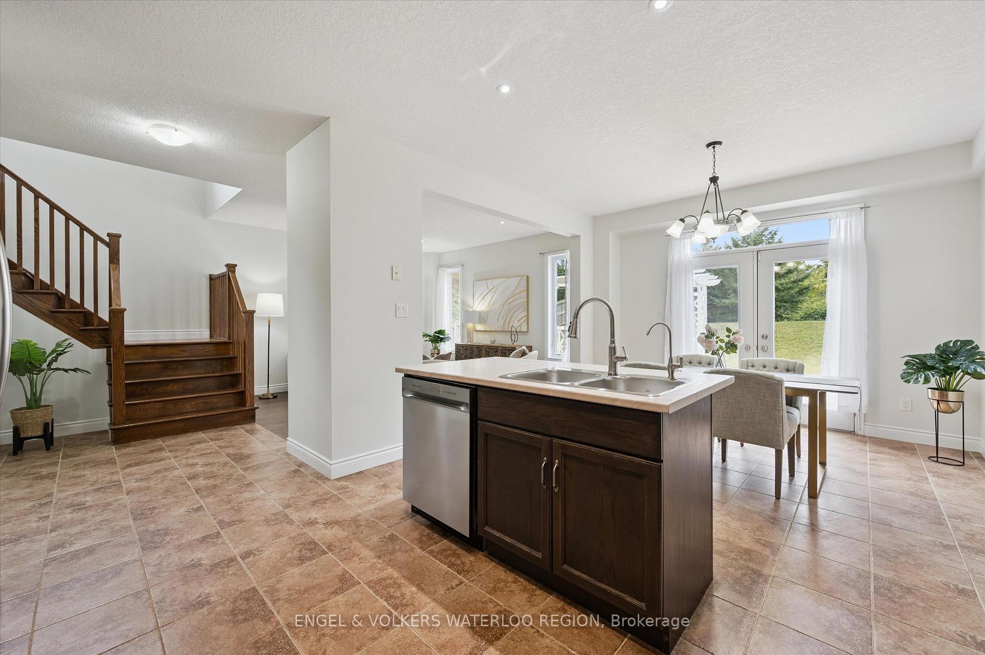 Photo 16 of 329 Westpark Crescent, Waterloo — HOMEH