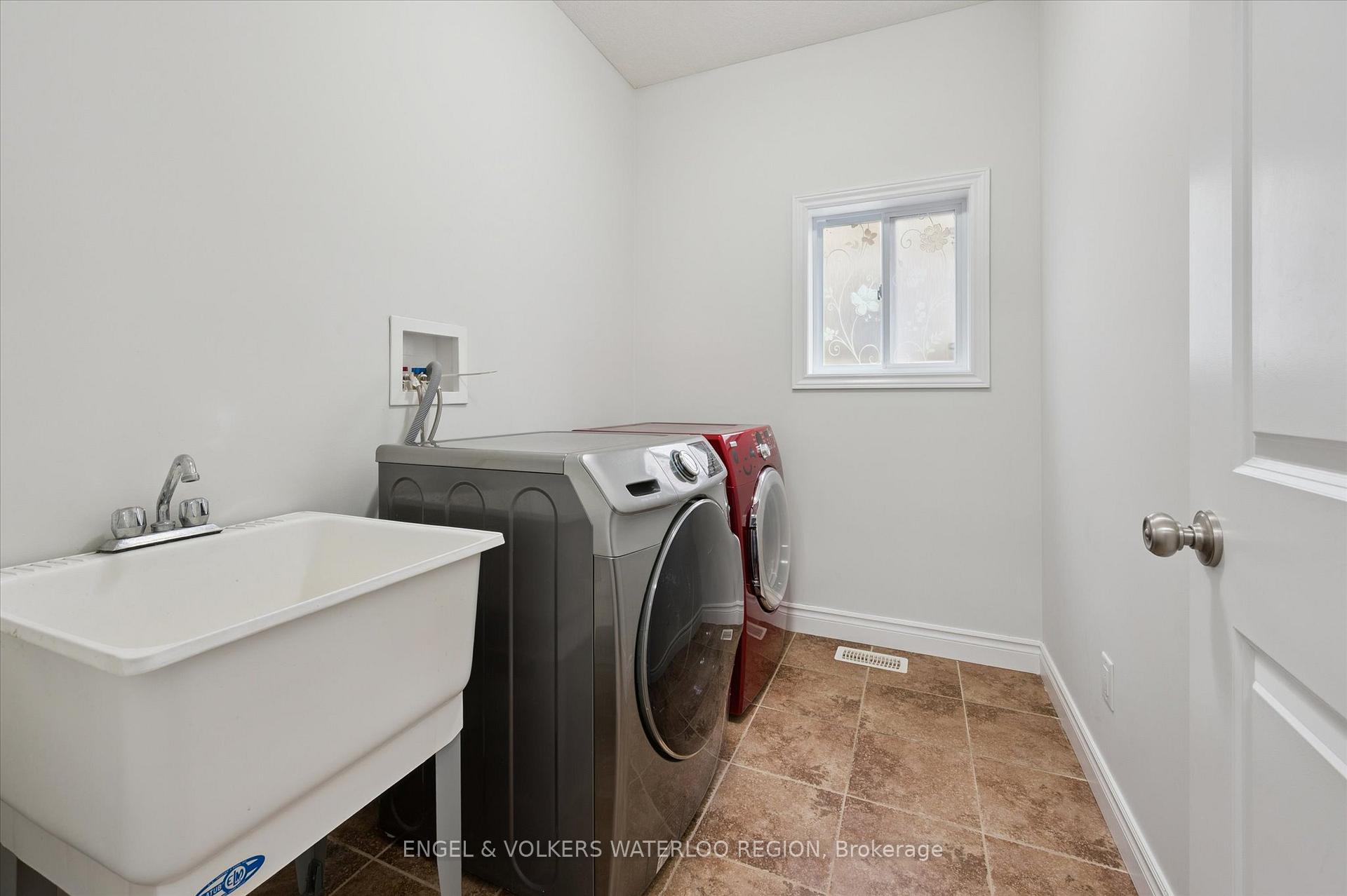 Photo 19 of 329 Westpark Crescent, Waterloo — HOMEH