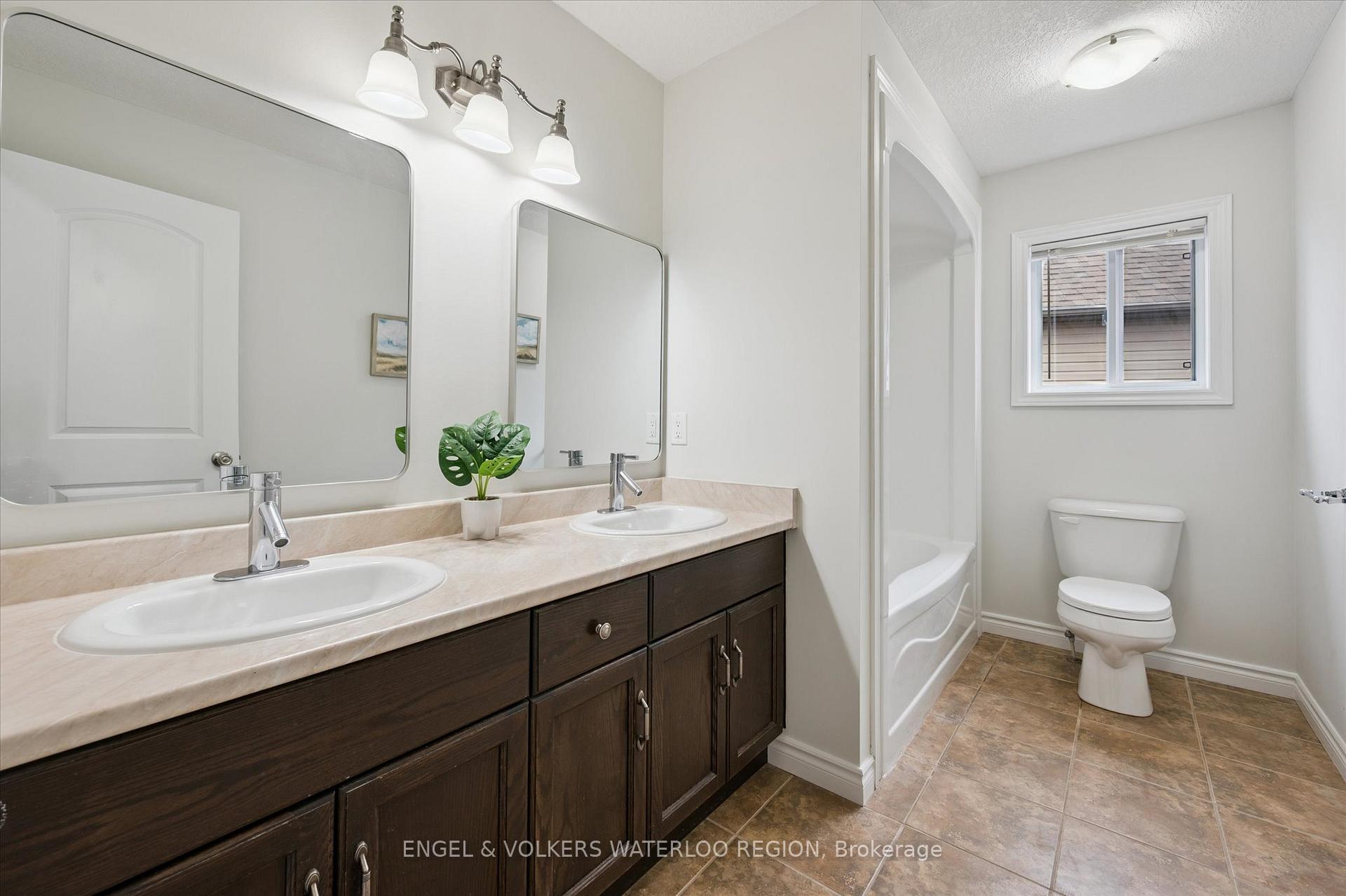 Photo 32 of 329 Westpark Crescent, Waterloo — HOMEH