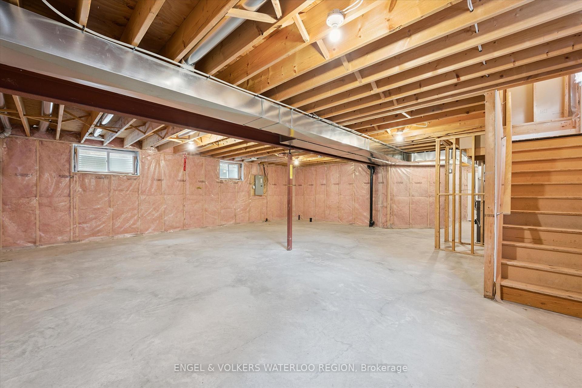 Photo 33 of 329 Westpark Crescent, Waterloo — HOMEH