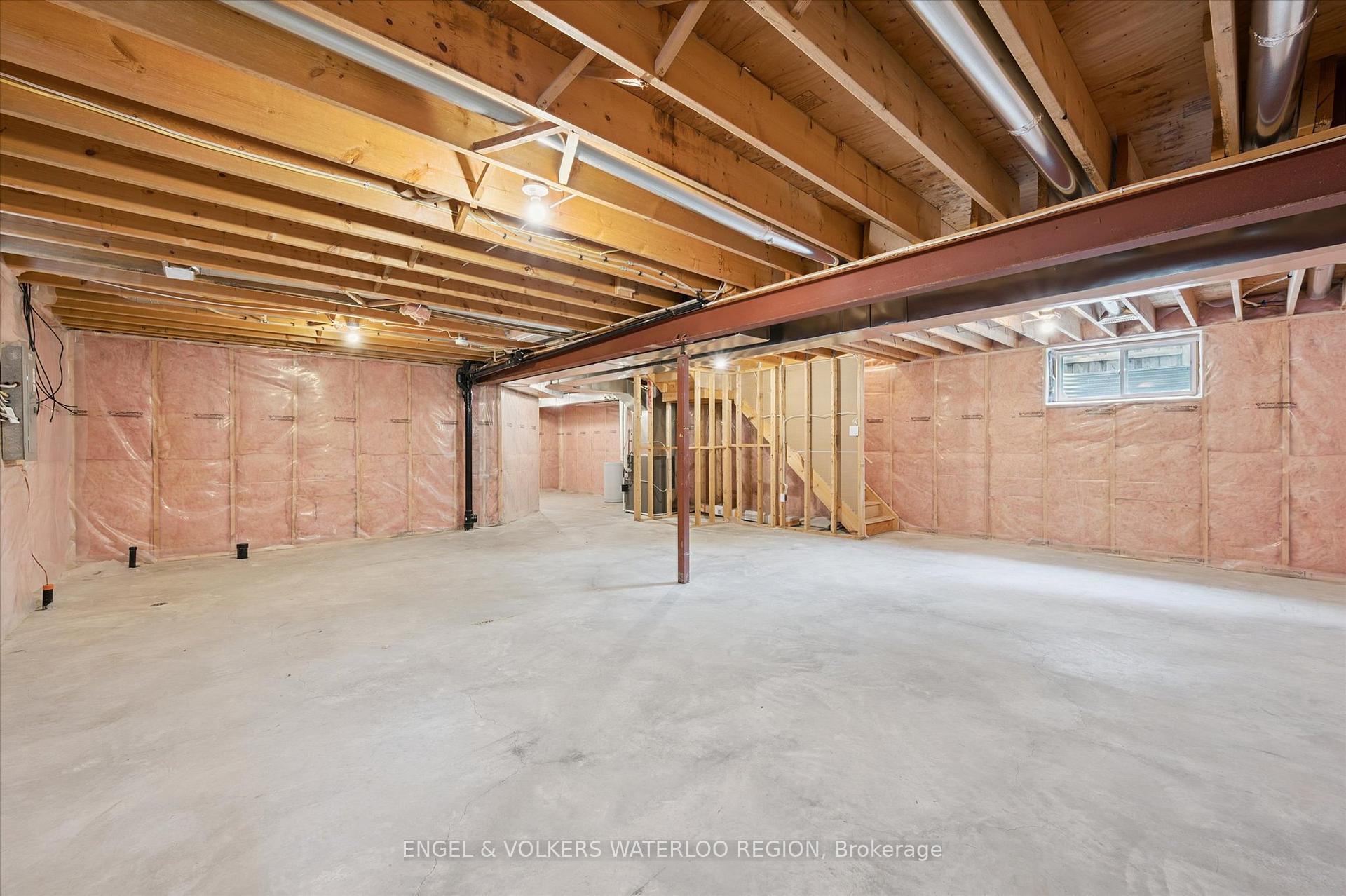 Photo 34 of 329 Westpark Crescent, Waterloo — HOMEH