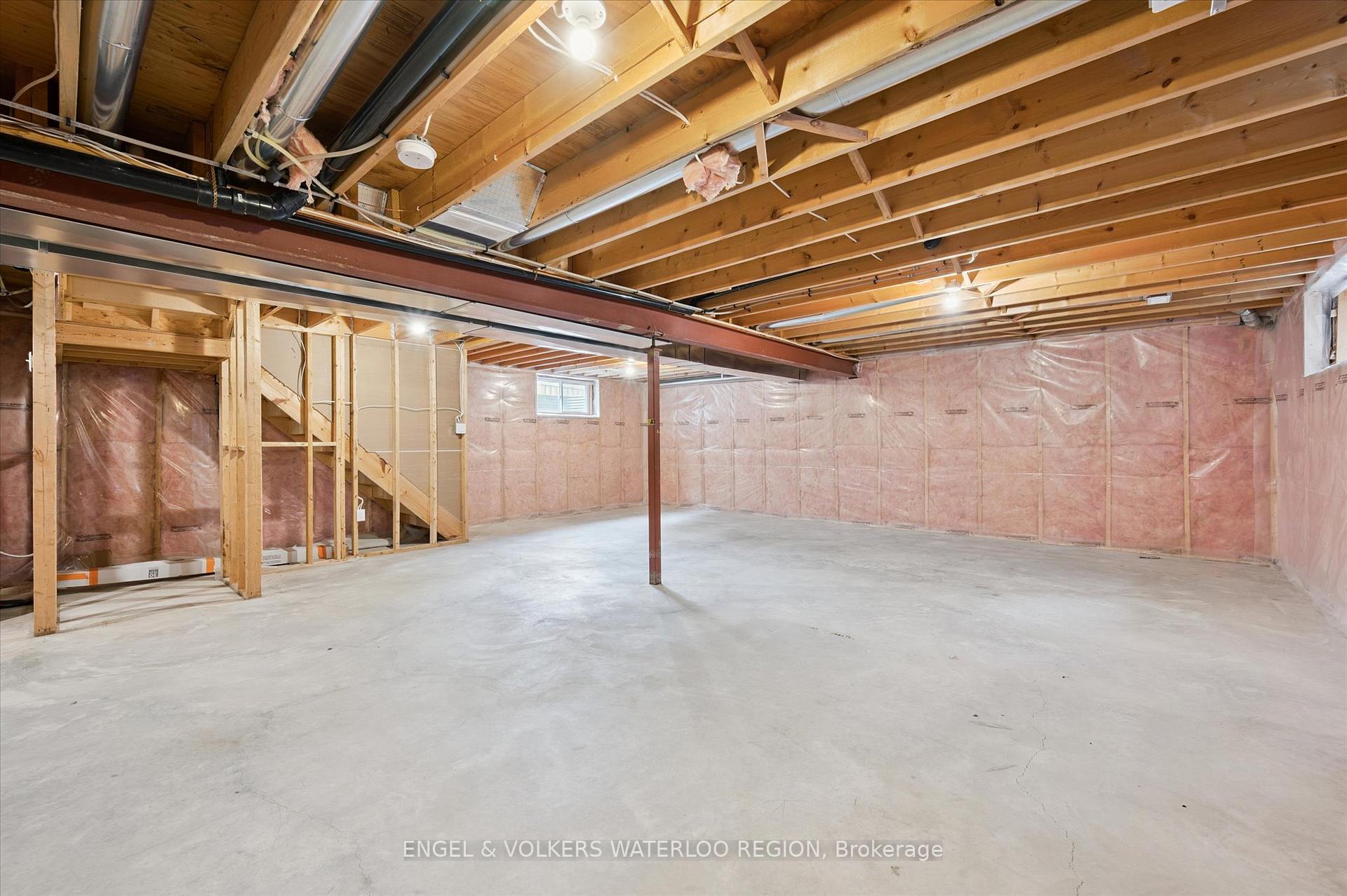 Photo 35 of 329 Westpark Crescent, Waterloo — HOMEH