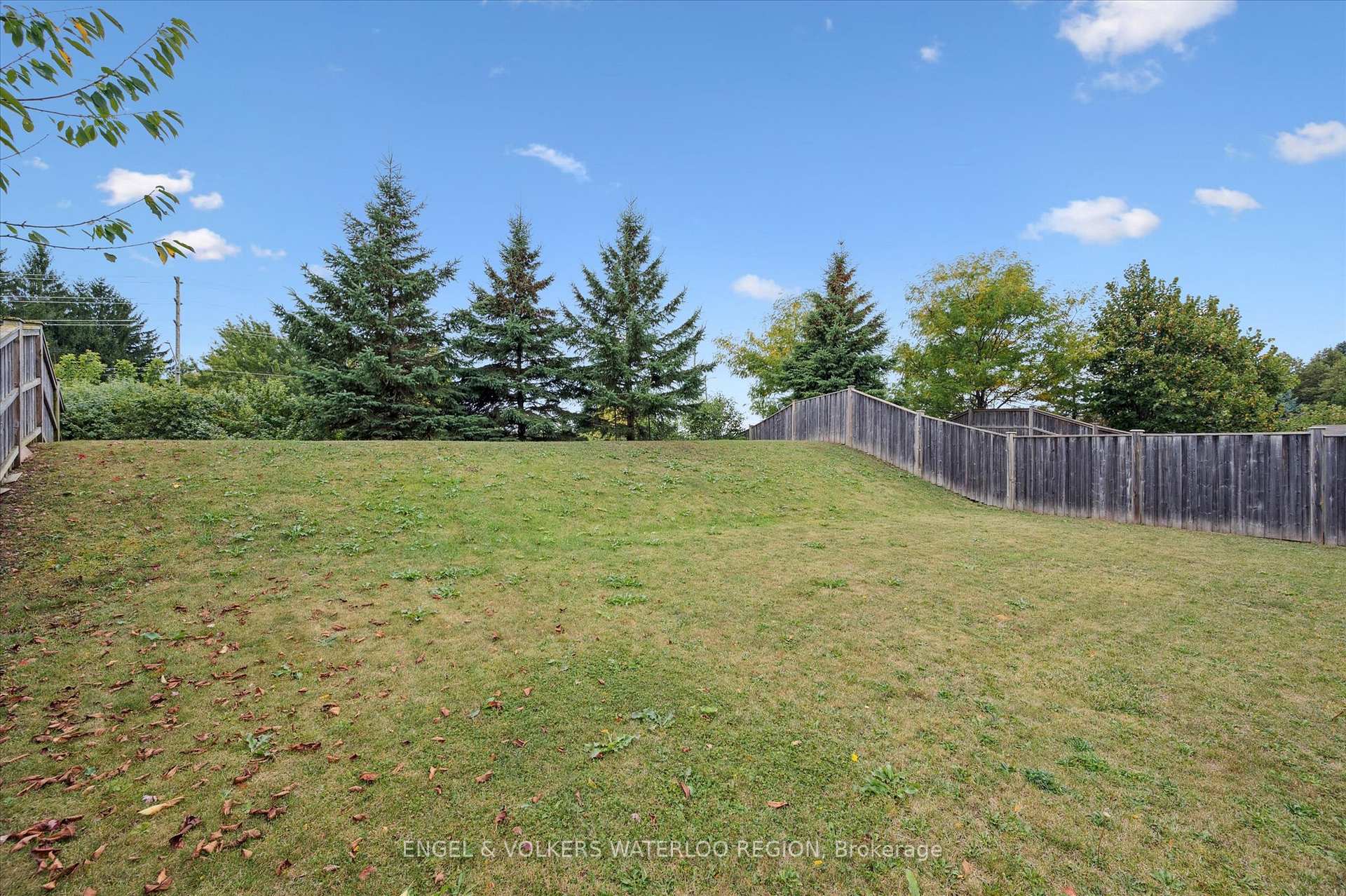 Photo 38 of 329 Westpark Crescent, Waterloo — HOMEH