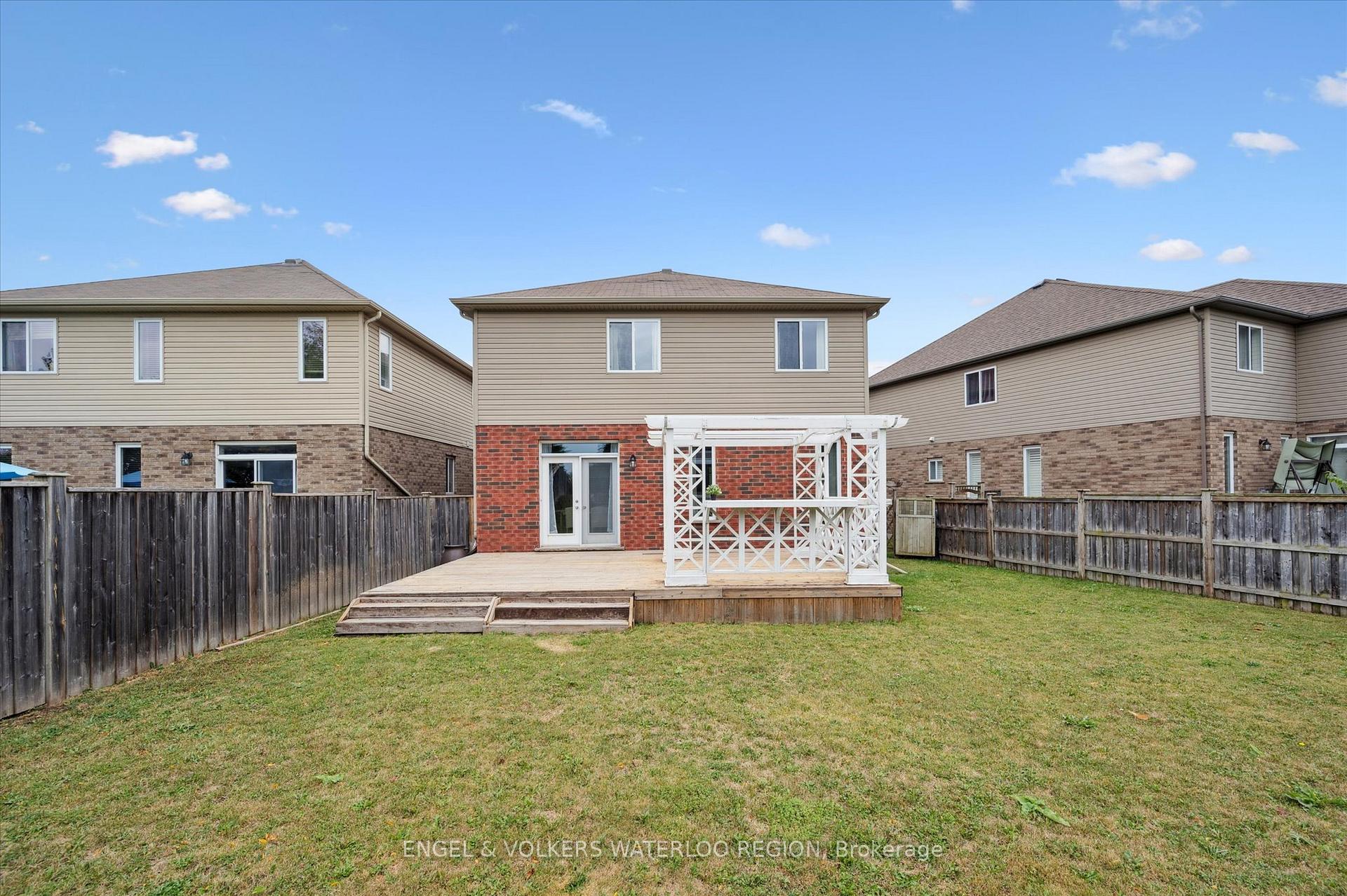 Photo 40 of 329 Westpark Crescent, Waterloo — HOMEH