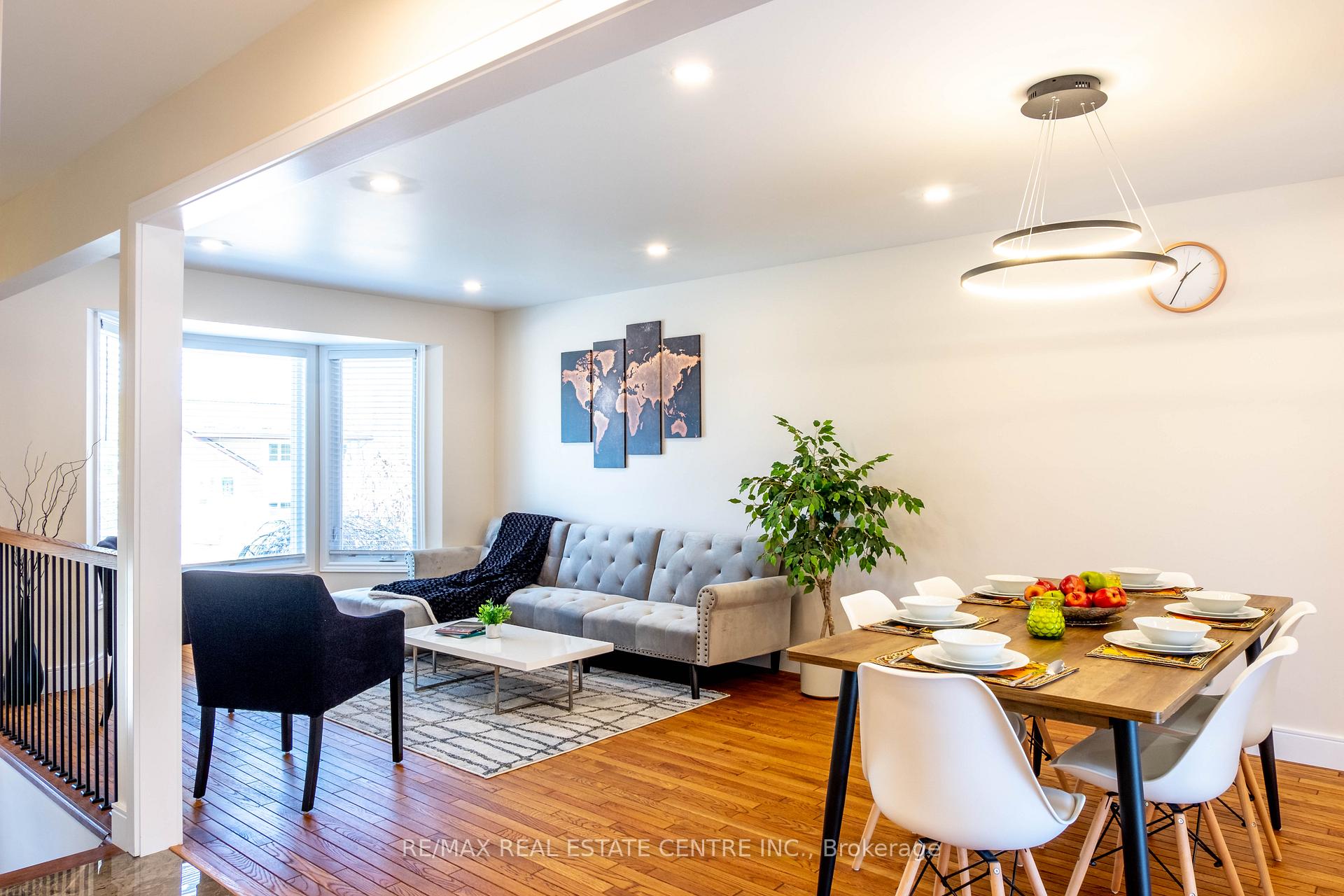 Photo 3 of 363 Wintergreen Drive, Waterloo — HOMEH