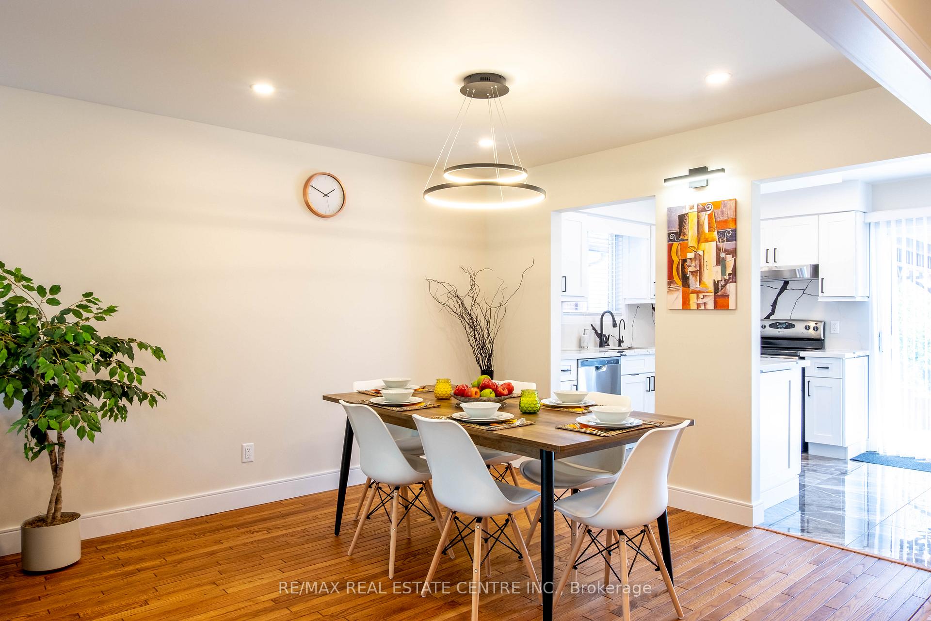 Photo 5 of 363 Wintergreen Drive, Waterloo — HOMEH