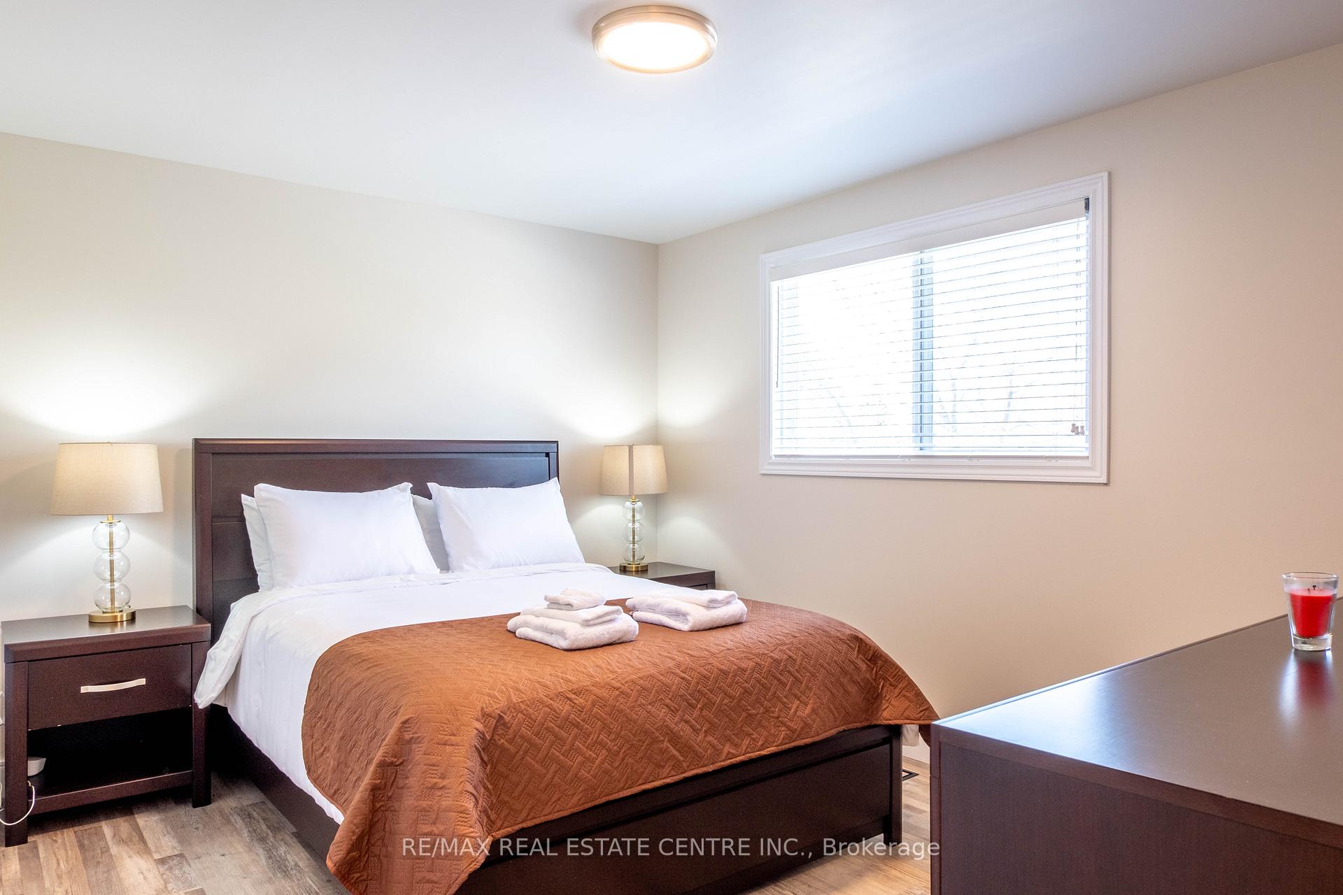 Photo 14 of 363 Wintergreen Drive, Waterloo — HOMEH