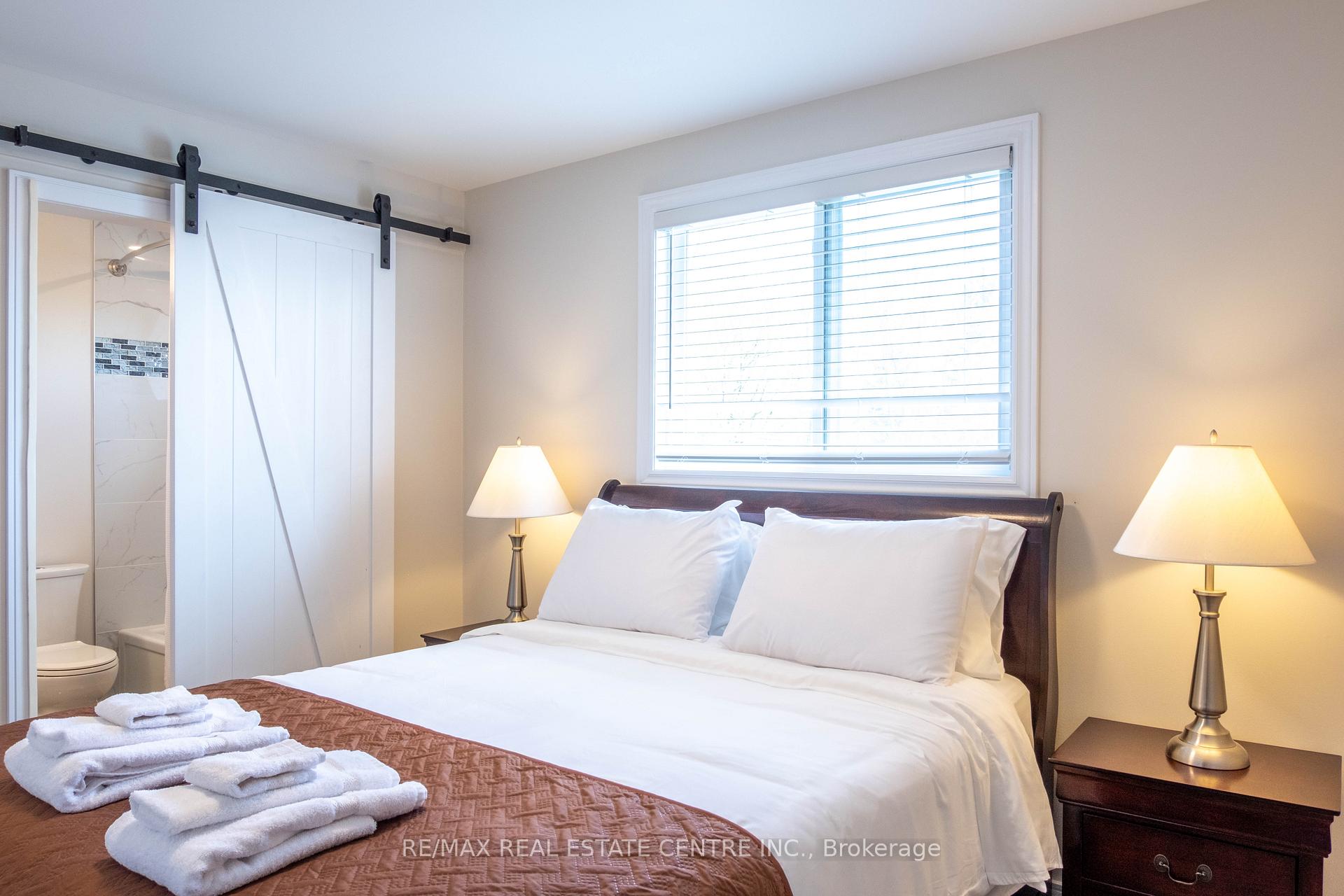 Photo 16 of 363 Wintergreen Drive, Waterloo — HOMEH