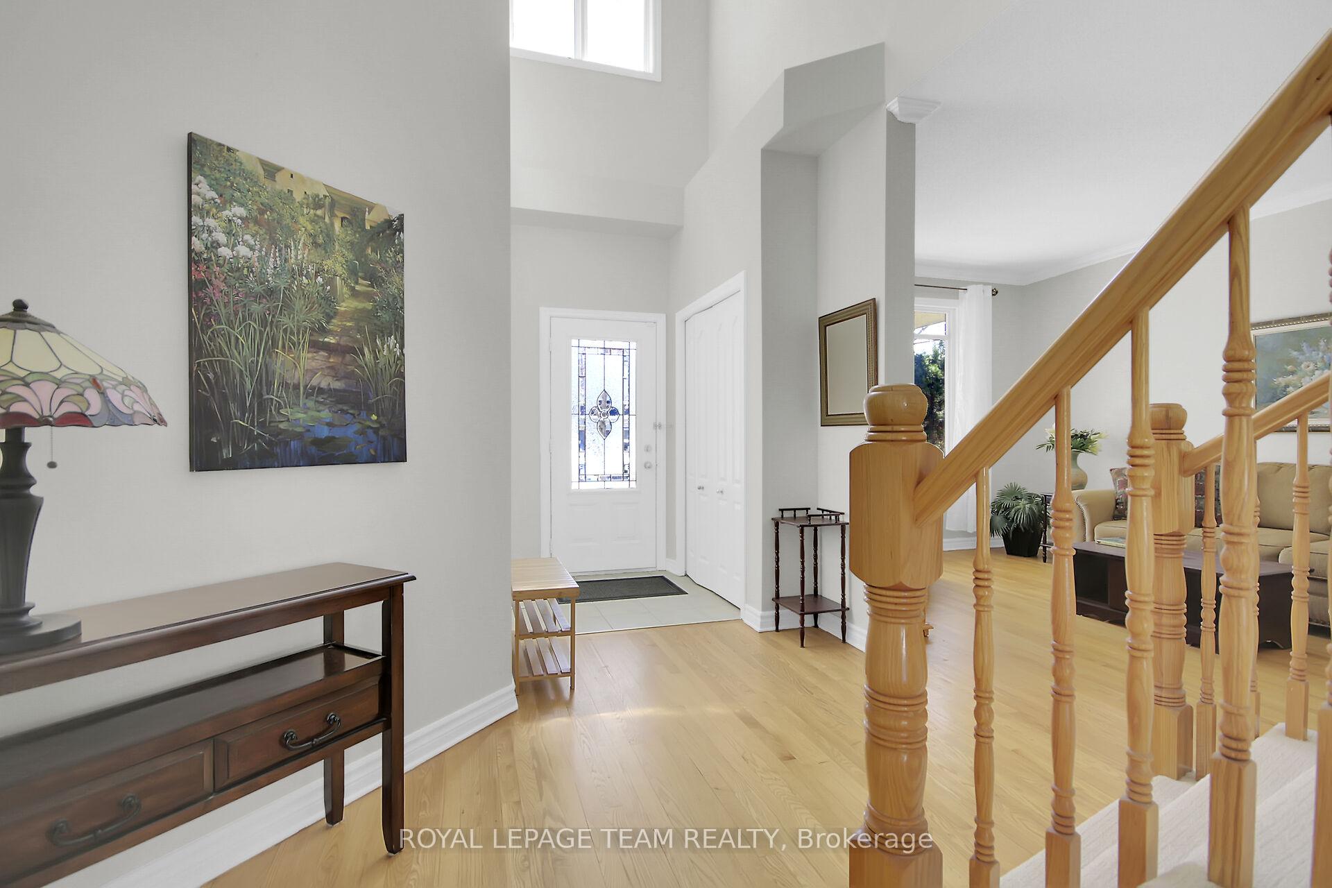 Photo 4 of 19 Athena Way, Ottawa, Barrhaven East — HOMEH