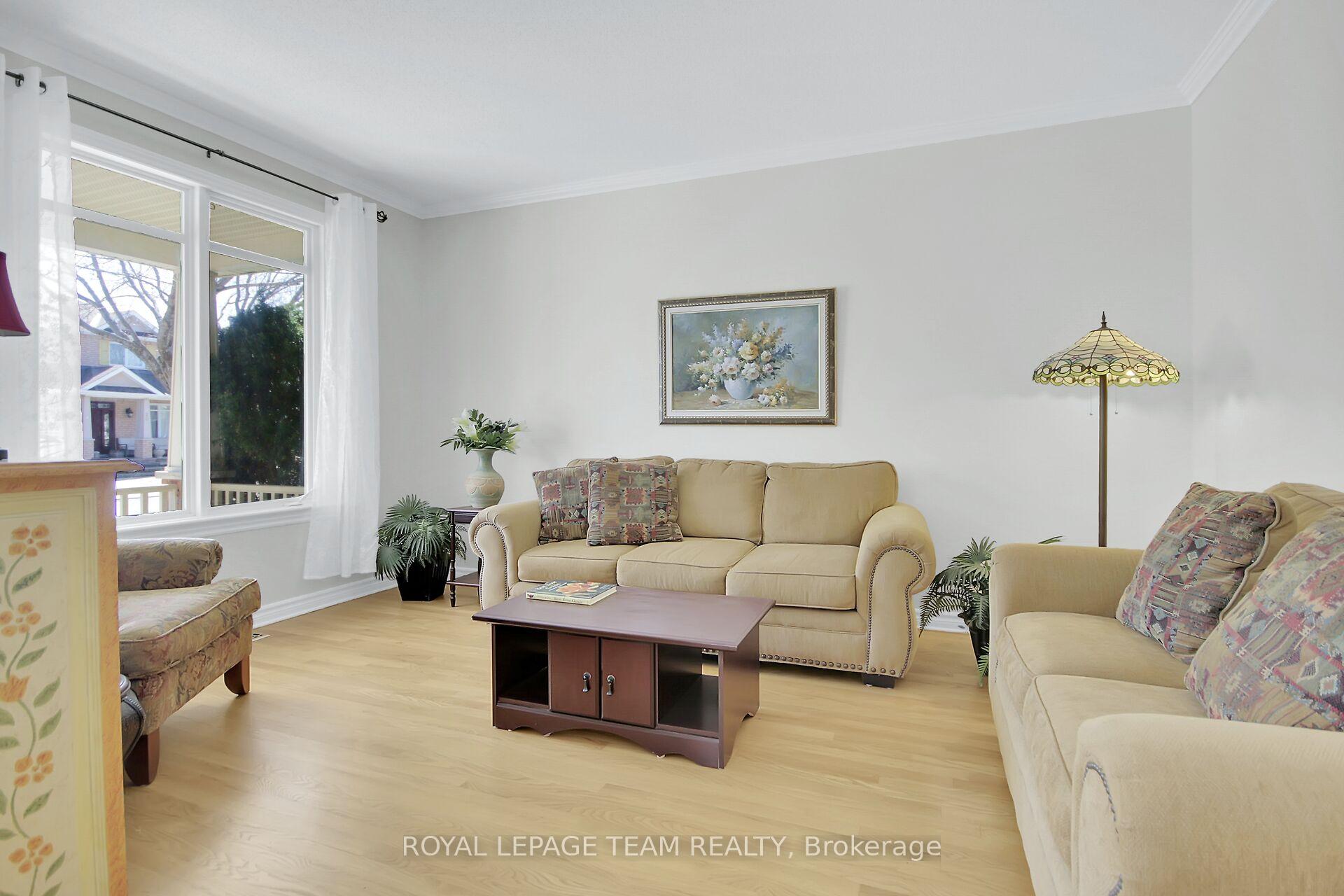 Photo 3 of 19 Athena Way, Ottawa, Barrhaven East — HOMEH