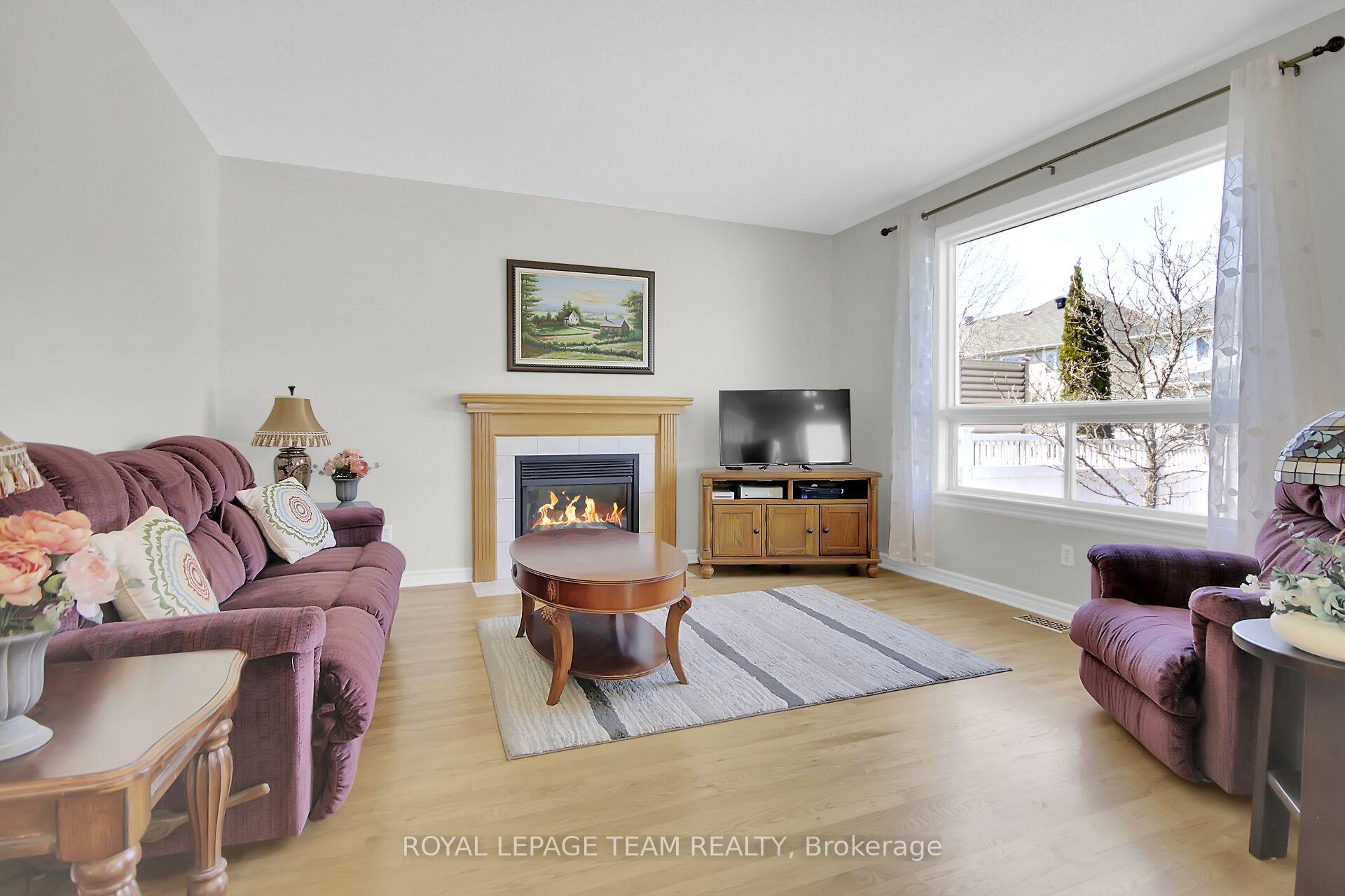 Photo 12 of 19 Athena Way, Ottawa, Barrhaven East — HOMEH