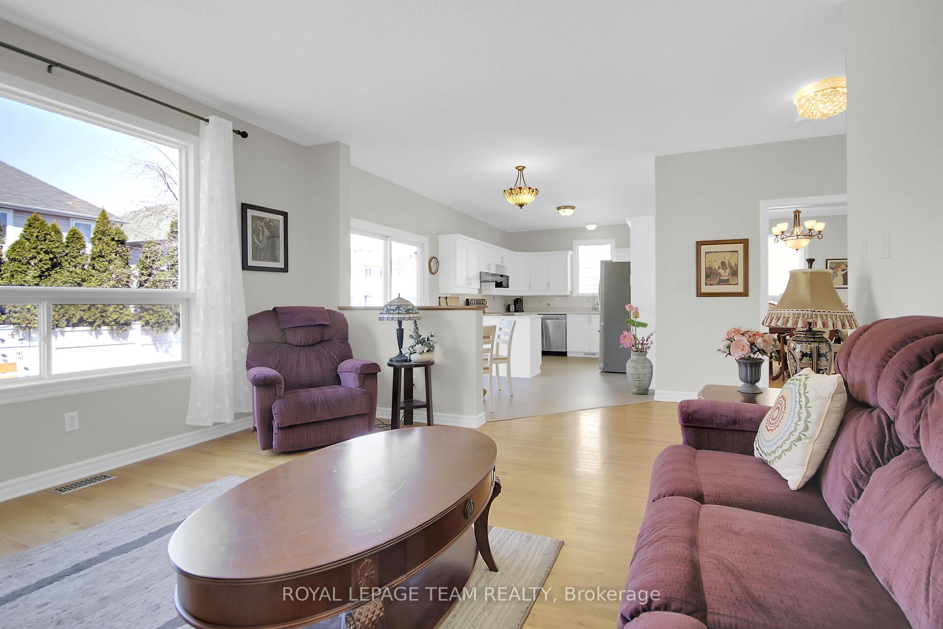 Photo 18 of 19 Athena Way, Ottawa, Barrhaven East — HOMEH