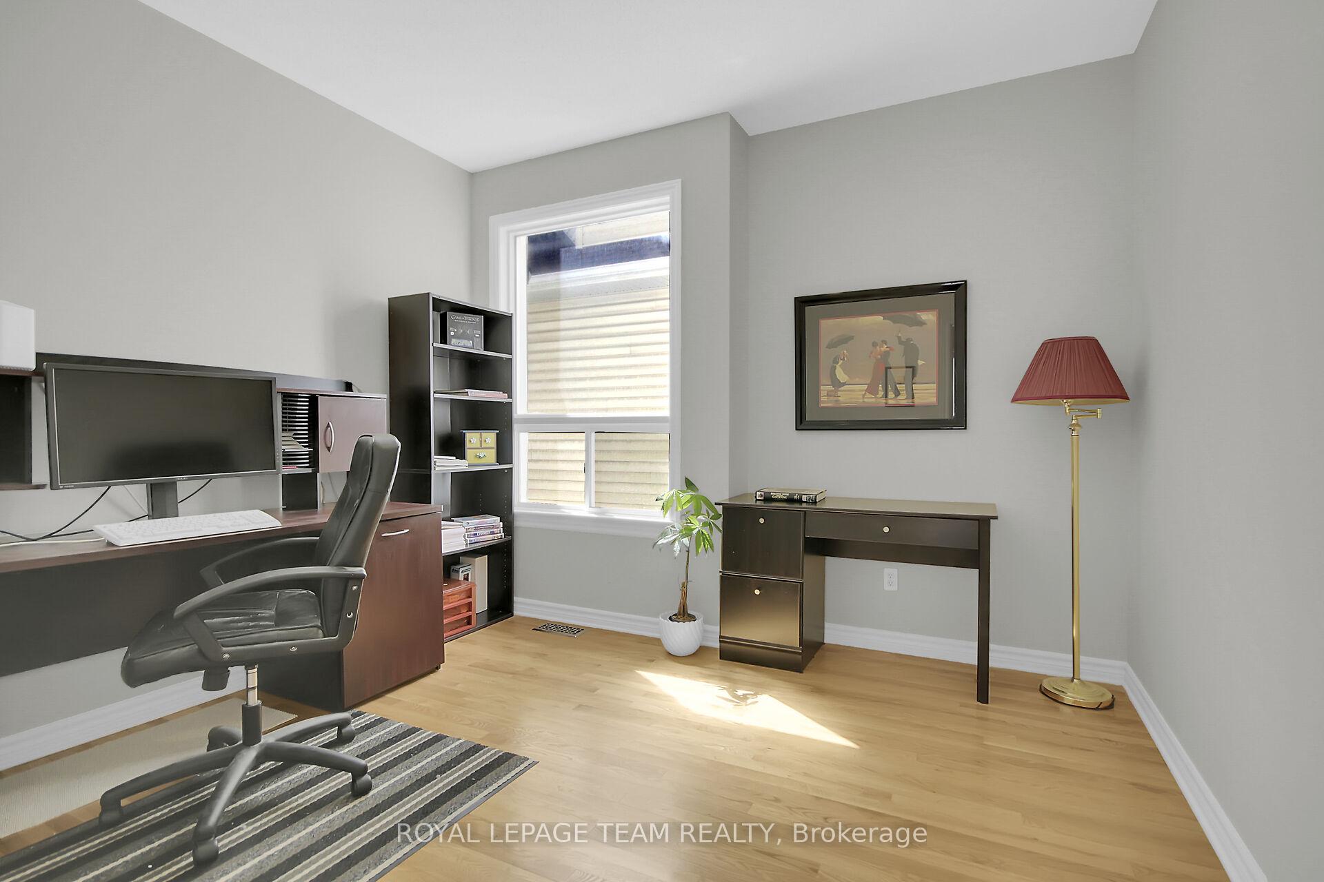Photo 14 of 19 Athena Way, Ottawa, Barrhaven East — HOMEH