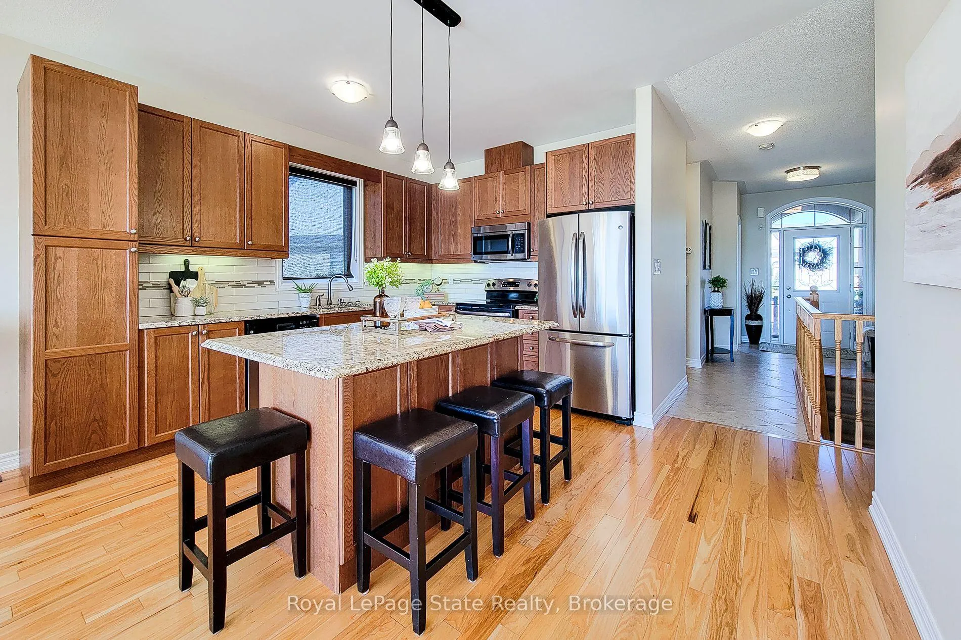 Photo 3 of 115 Turnberry Trail, Welland, Hwy 406/Welland — HOMEH