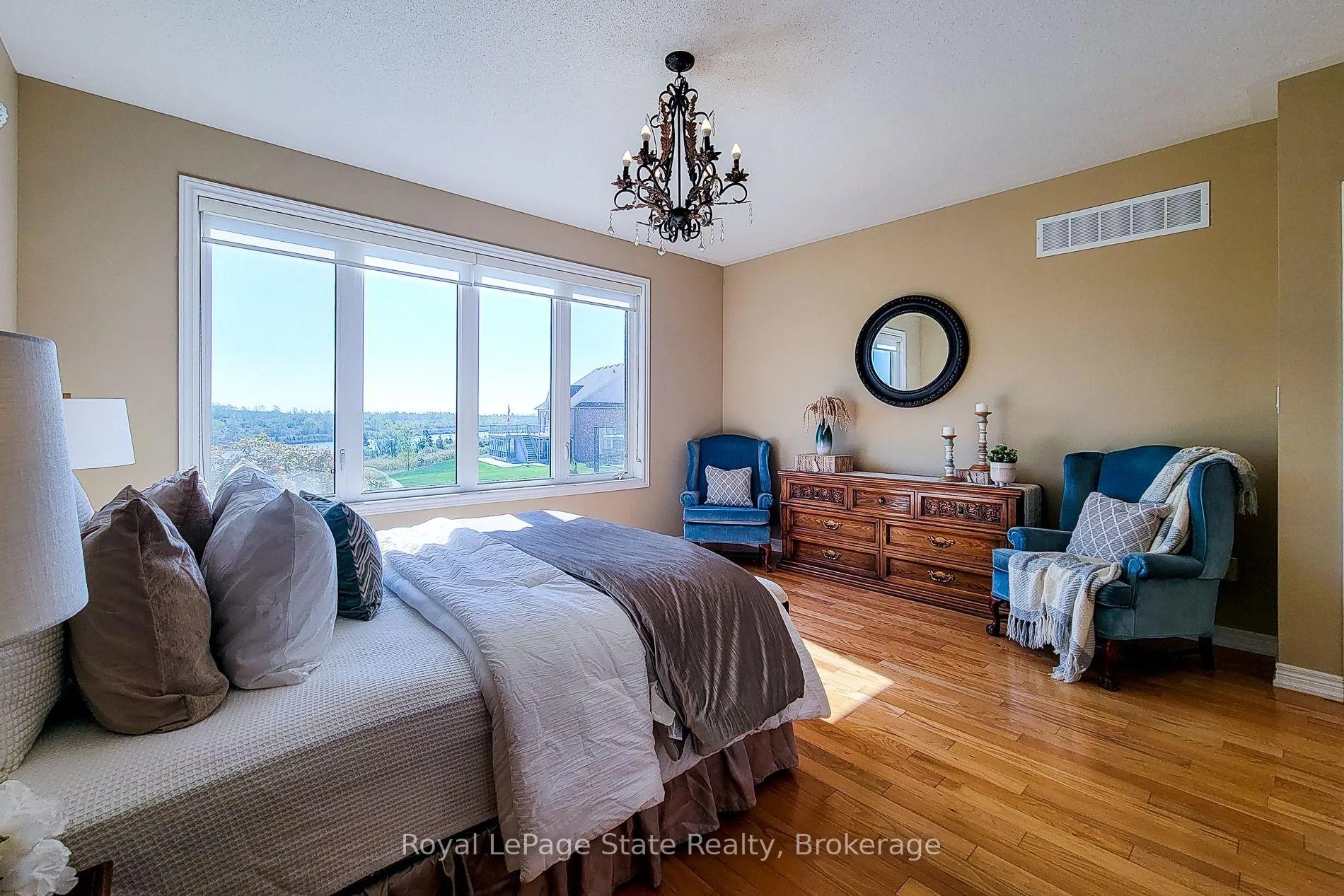 Photo 19 of 115 Turnberry Trail, Welland, Hwy 406/Welland — HOMEH
