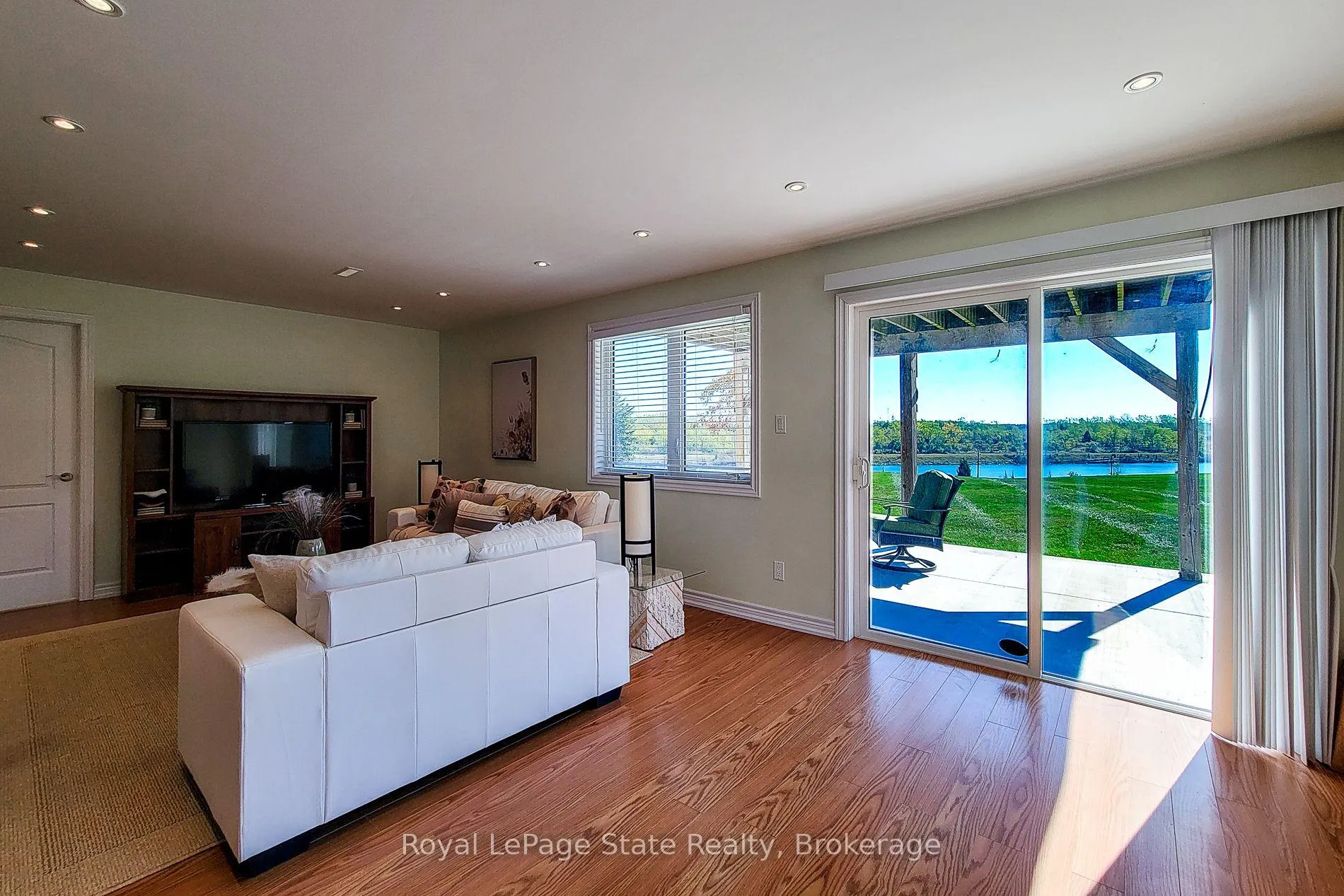Photo 27 of 115 Turnberry Trail, Welland, Hwy 406/Welland — HOMEH