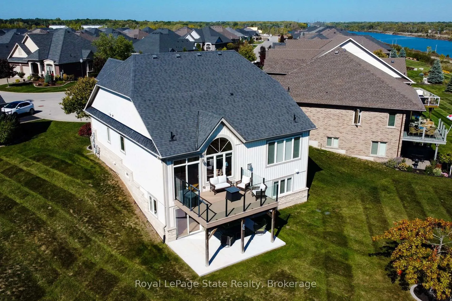Photo 34 of 115 Turnberry Trail, Welland, Hwy 406/Welland — HOMEH