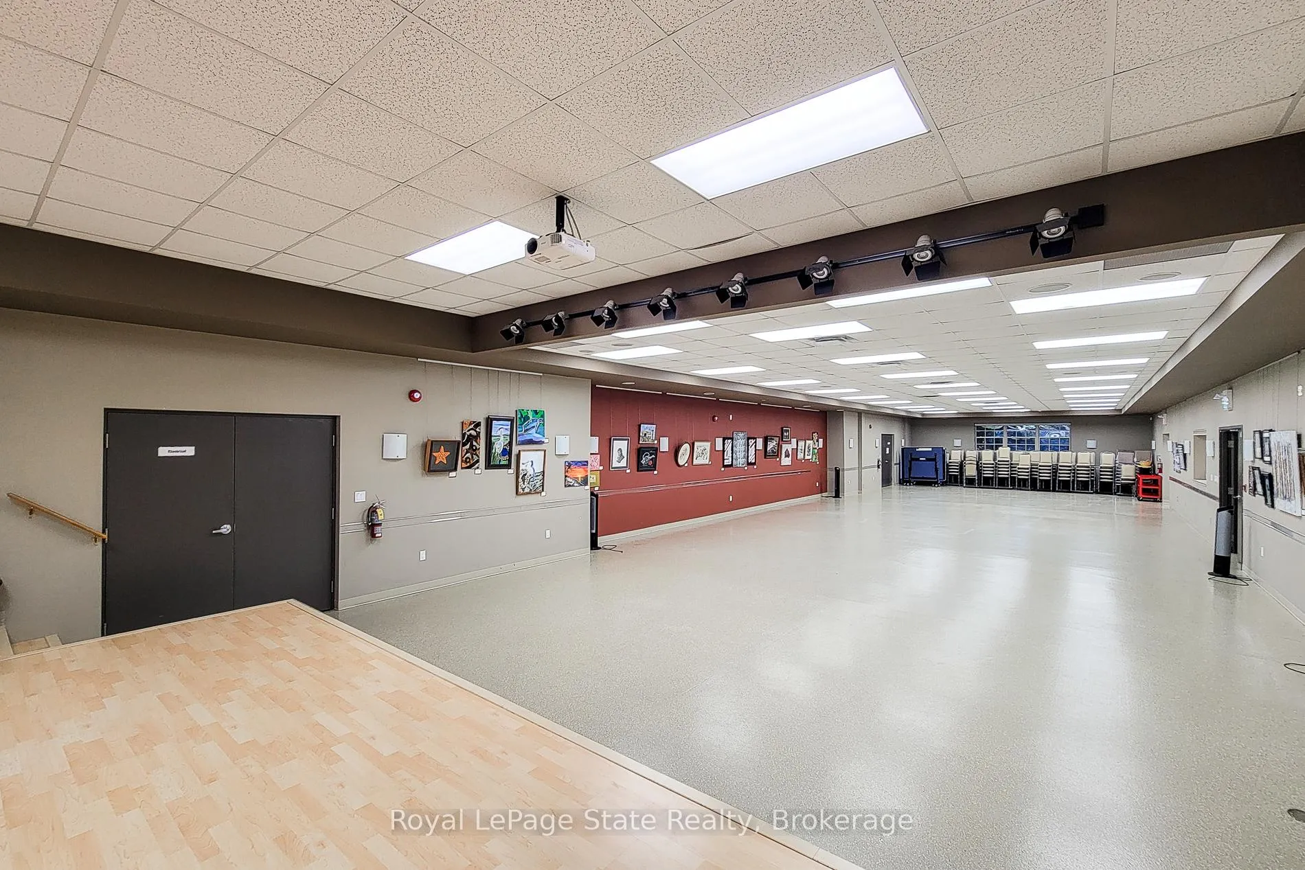 Photo 39 of 115 Turnberry Trail, Welland, Hwy 406/Welland — HOMEH