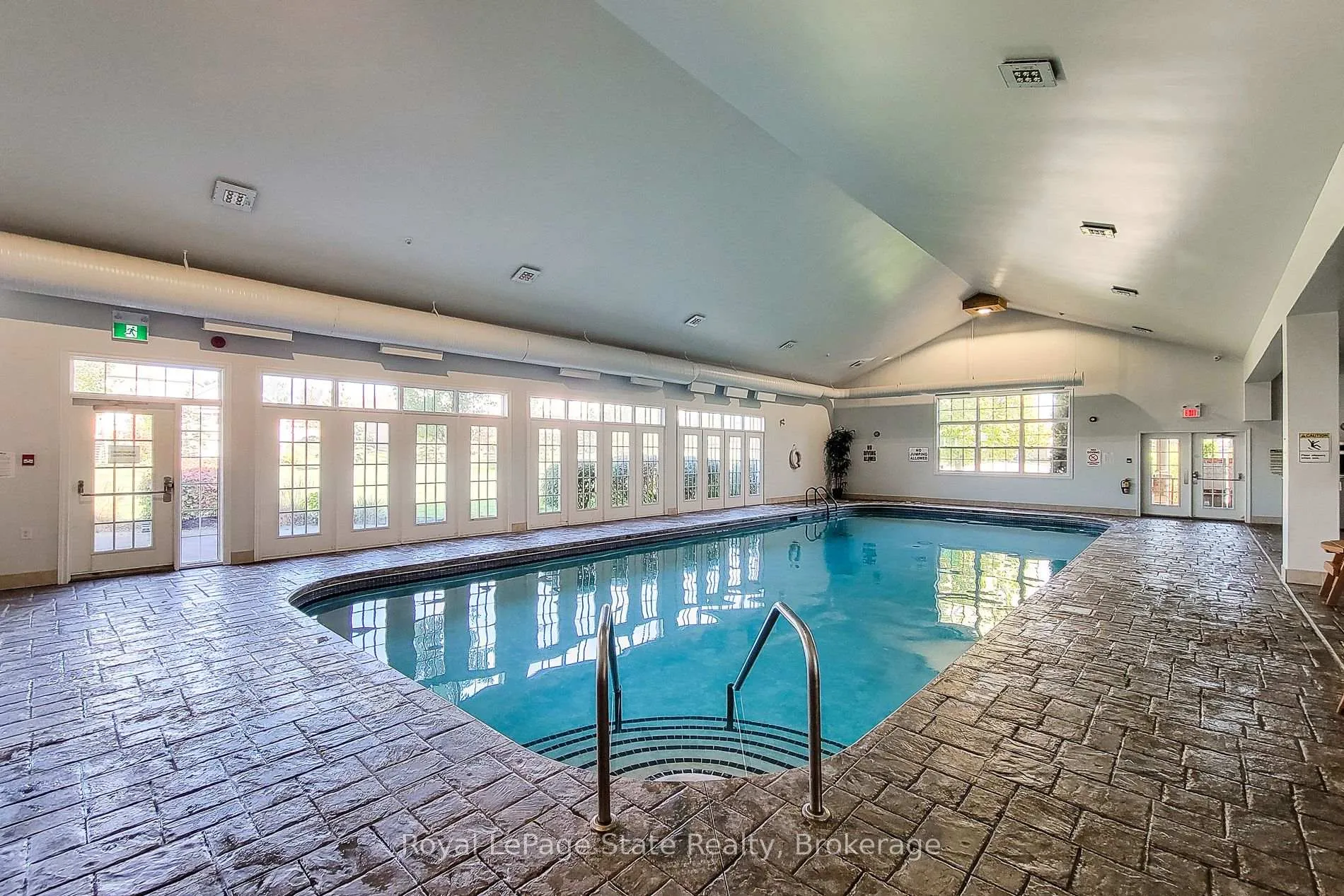 Photo 43 of 115 Turnberry Trail, Welland, Hwy 406/Welland — HOMEH