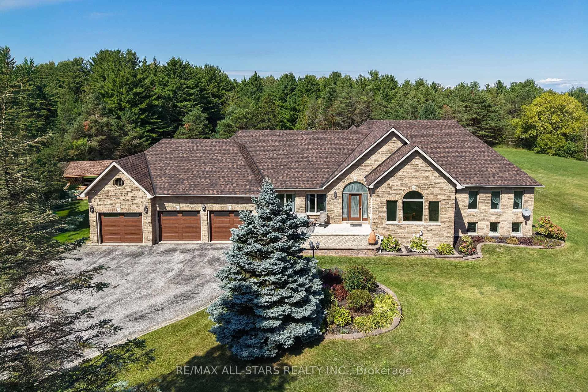 Photo 1 of 210 Ashworth Road, Uxbridge, Rural Uxbridge — HOMEH