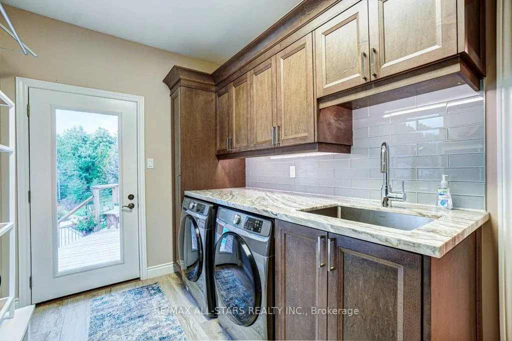 Photo 11 of 210 Ashworth Road, Uxbridge, Rural Uxbridge — HOMEH