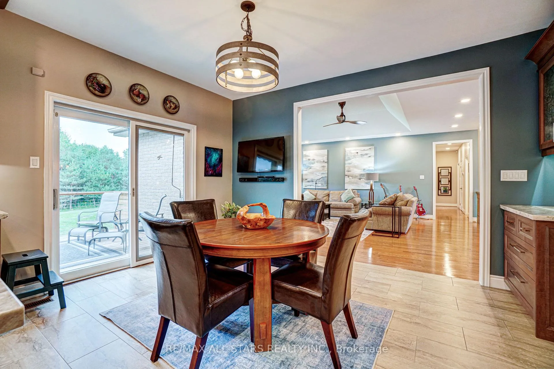 Photo 14 of 210 Ashworth Road, Uxbridge, Rural Uxbridge — HOMEH