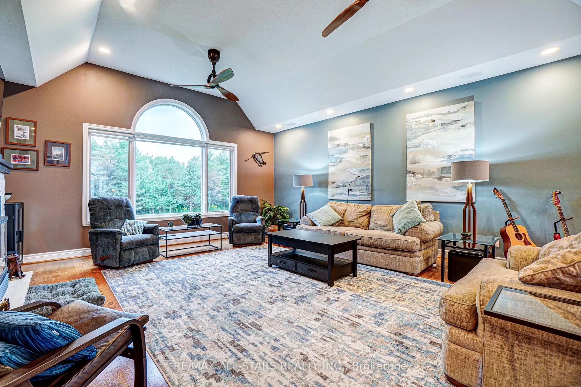 Photo 15 of 210 Ashworth Road, Uxbridge, Rural Uxbridge — HOMEH
