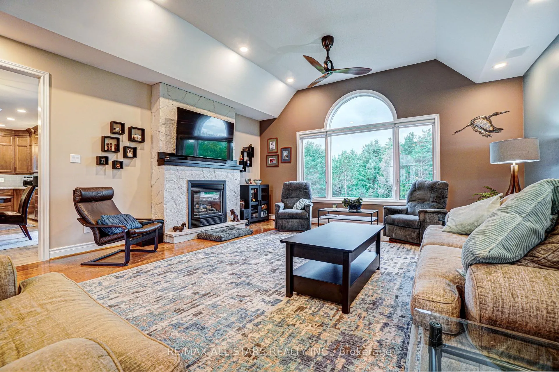 Photo 16 of 210 Ashworth Road, Uxbridge, Rural Uxbridge — HOMEH