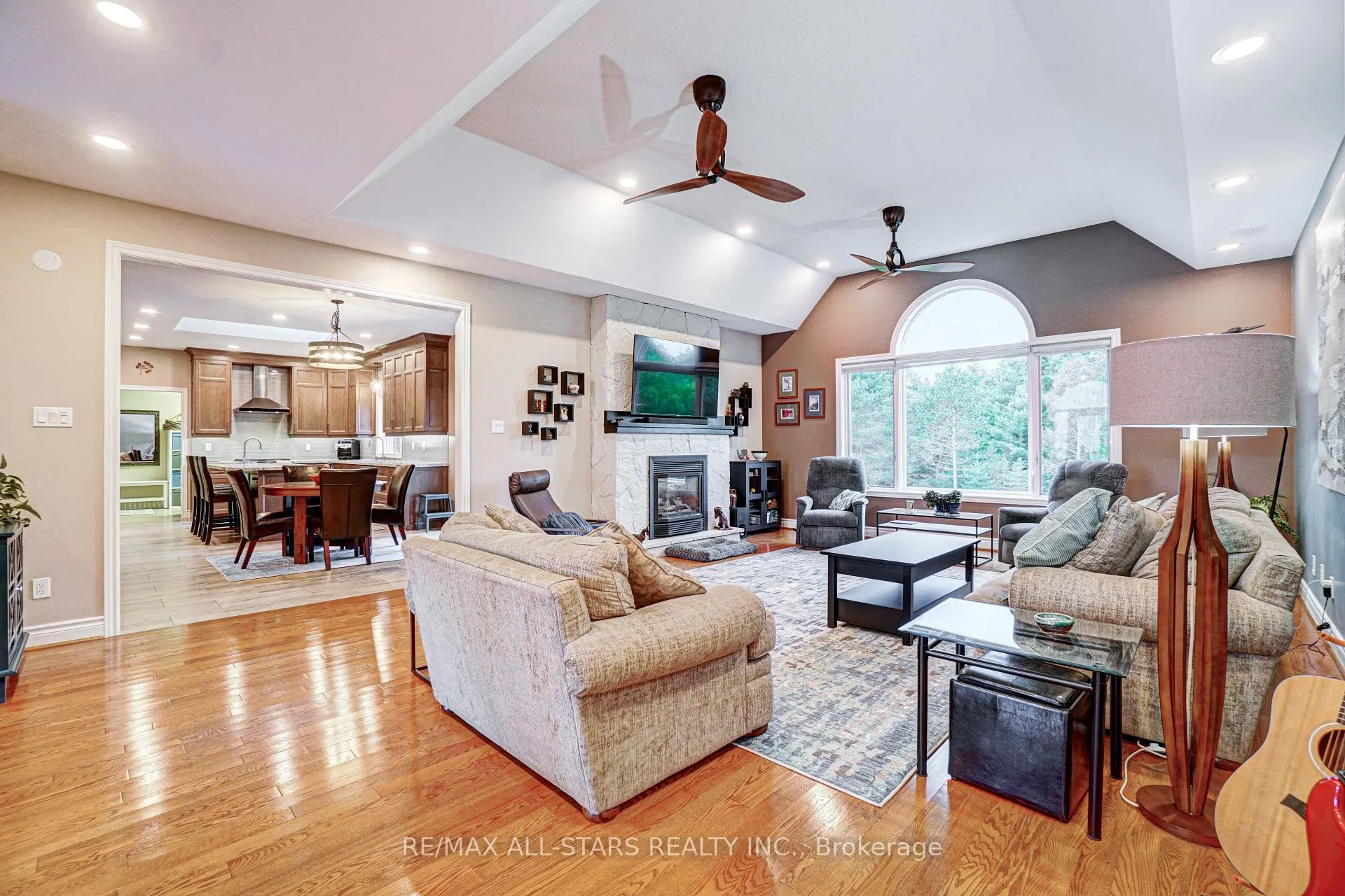 Photo 19 of 210 Ashworth Road, Uxbridge, Rural Uxbridge — HOMEH