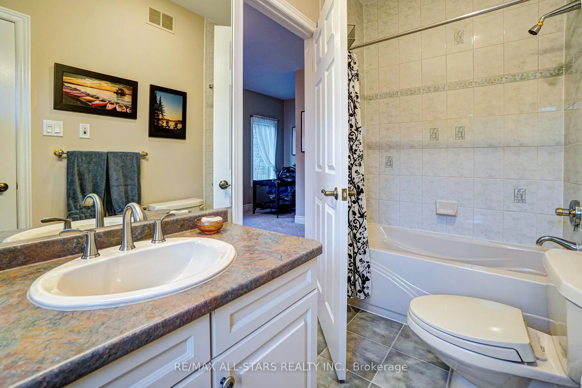 Photo 27 of 210 Ashworth Road, Uxbridge, Rural Uxbridge — HOMEH