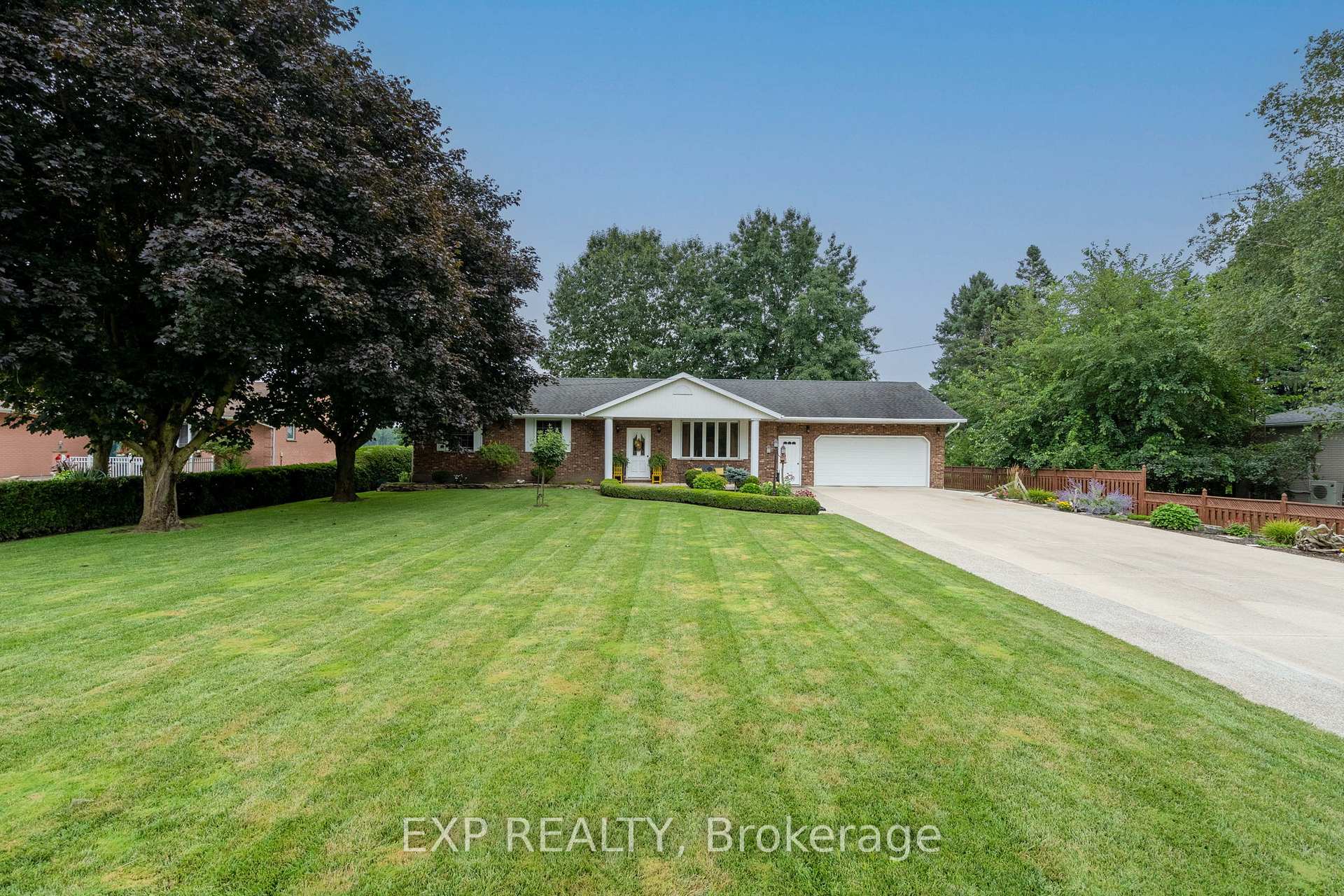 Photo 2 of 23067 Pioneer Line, West Elgin, Rural West Elgin — HOMEH