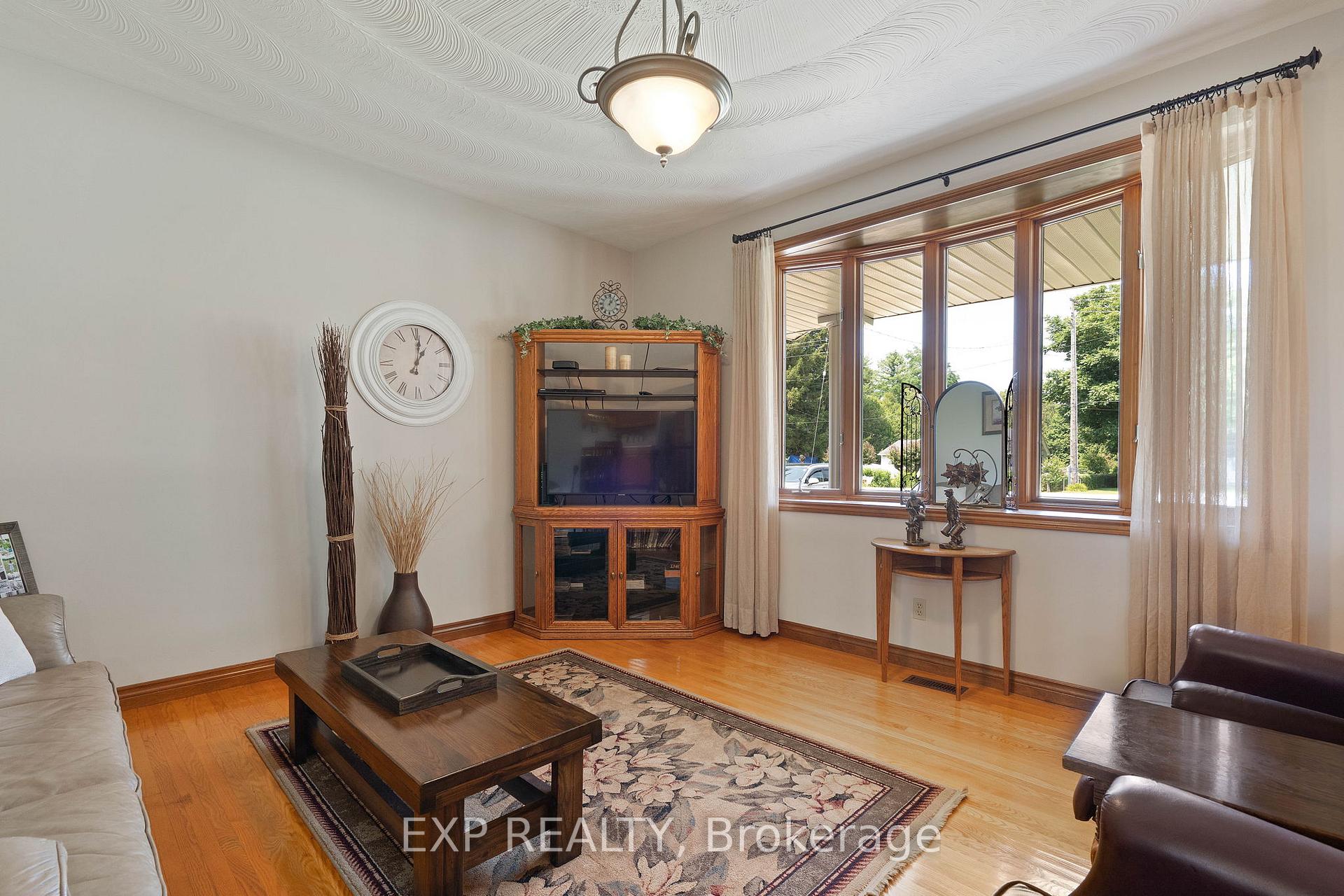 Photo 23 of 23067 Pioneer Line, West Elgin, Rural West Elgin — HOMEH
