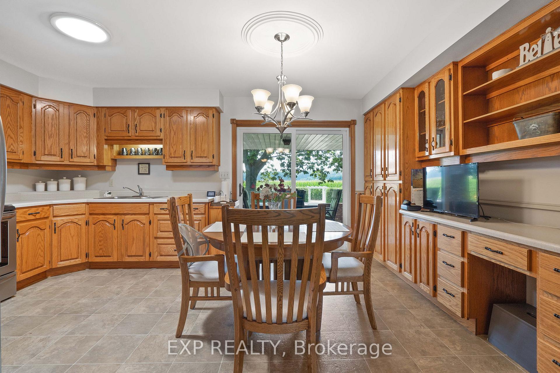 Photo 27 of 23067 Pioneer Line, West Elgin, Rural West Elgin — HOMEH