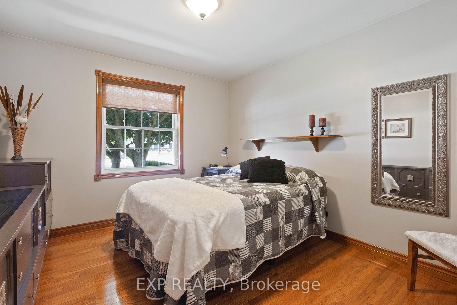 Photo 32 of 23067 Pioneer Line, West Elgin, Rural West Elgin — HOMEH